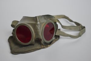 AUER 'Neophan' goggles + pouch