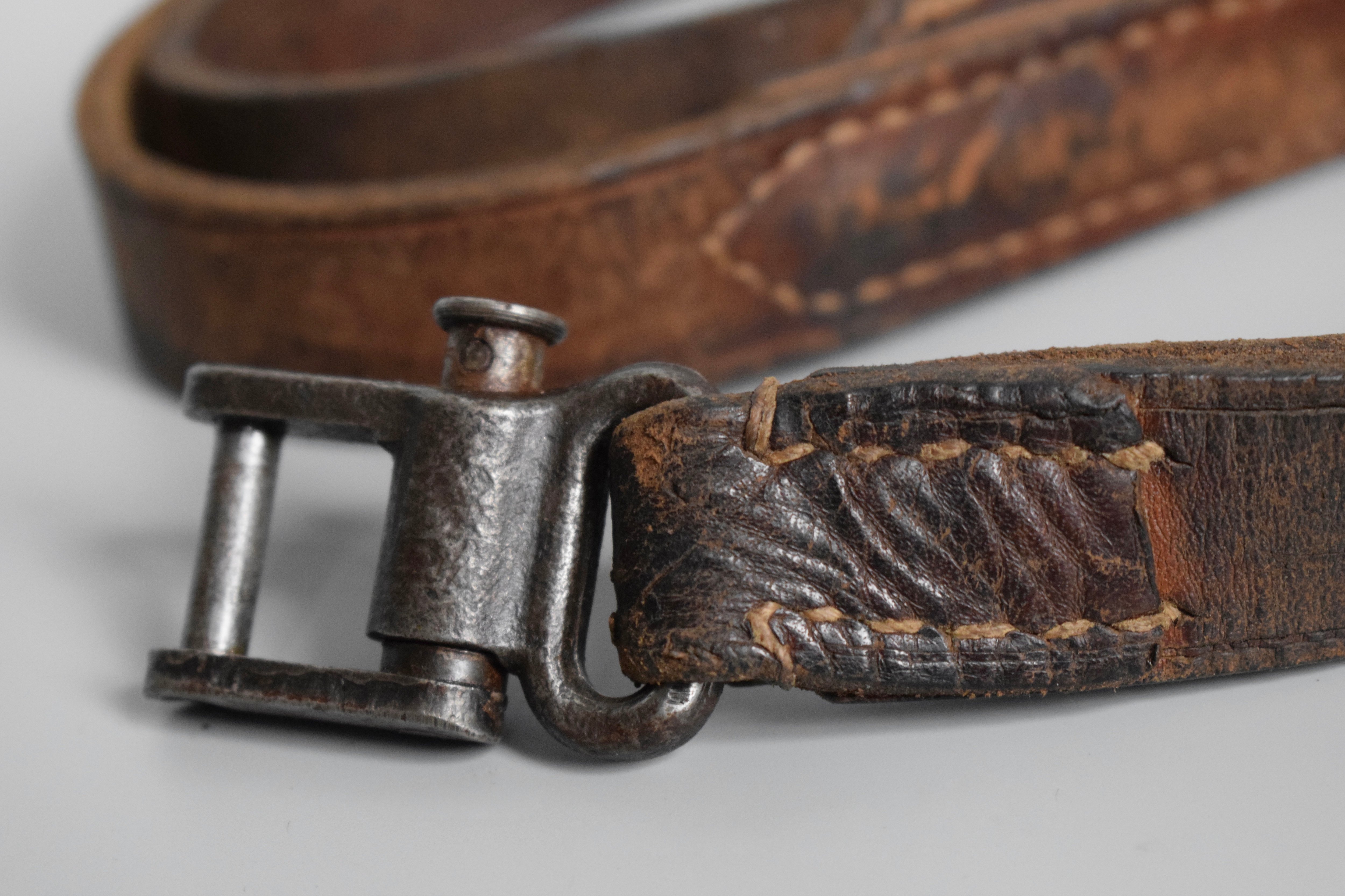 MG34 / MG42 leather sling — image 3