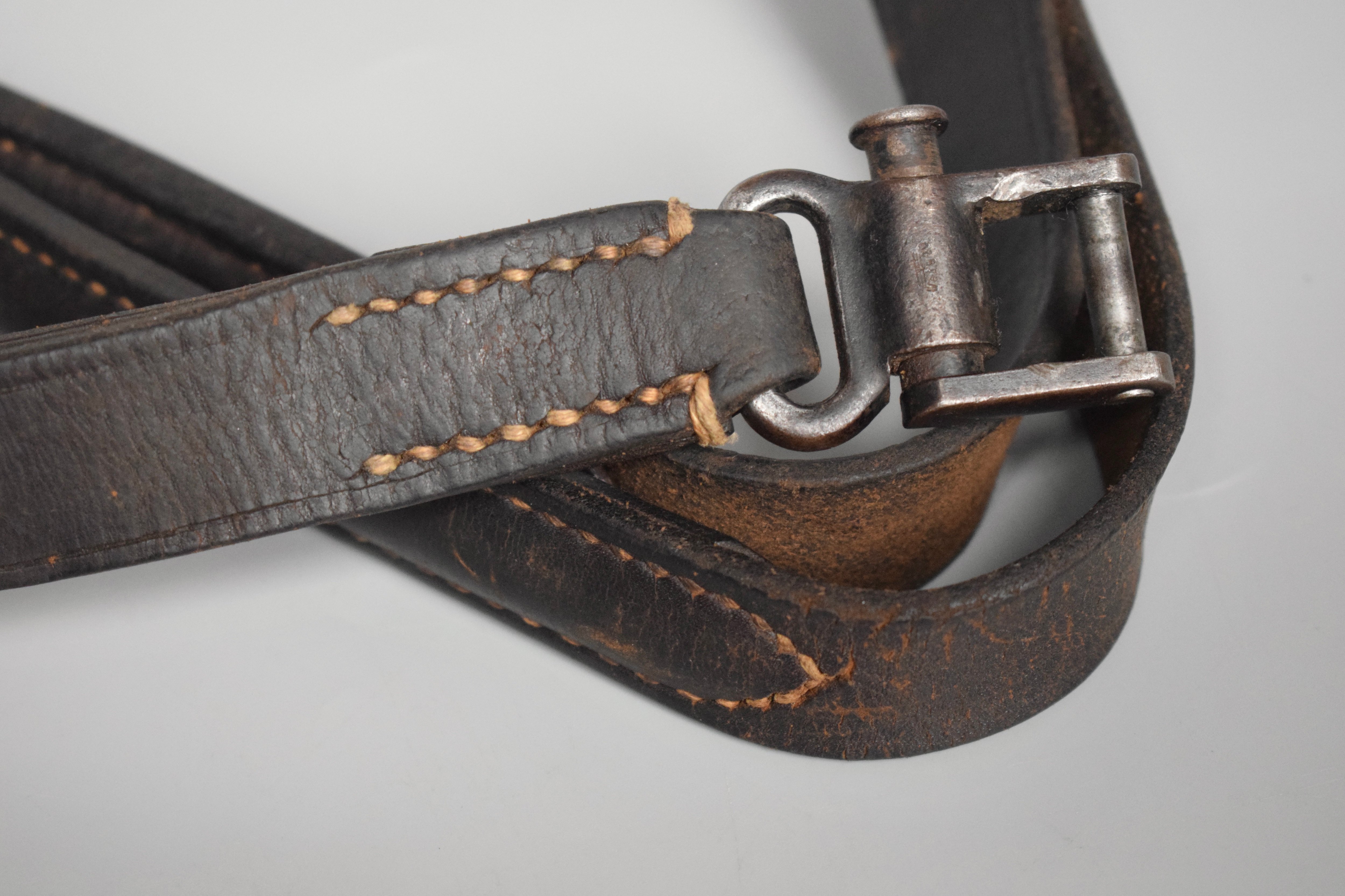 MG34 / MG42 leather sling 'WaA' — image 4