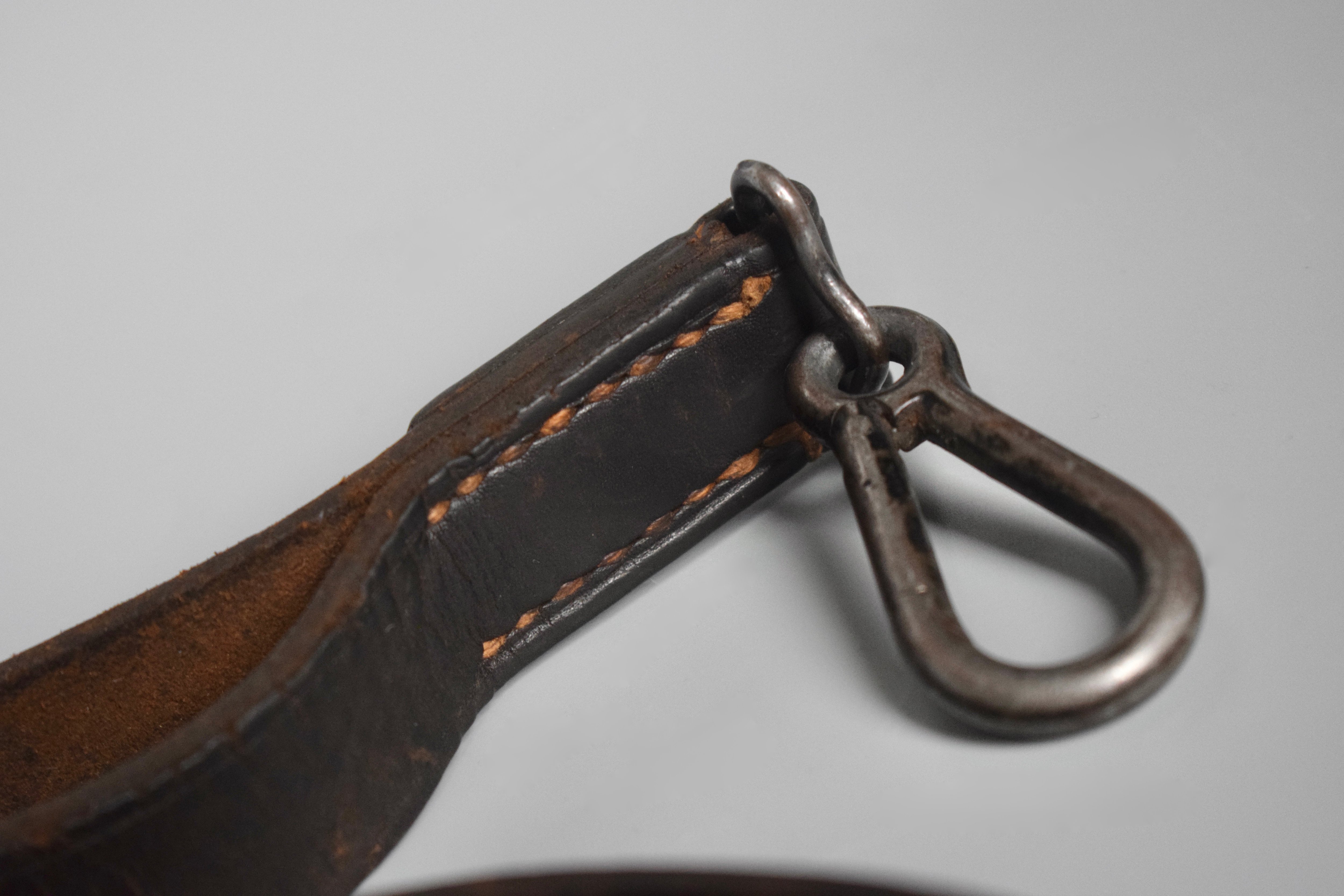 MG34 / MG42 leather sling 'WaA' — image 7