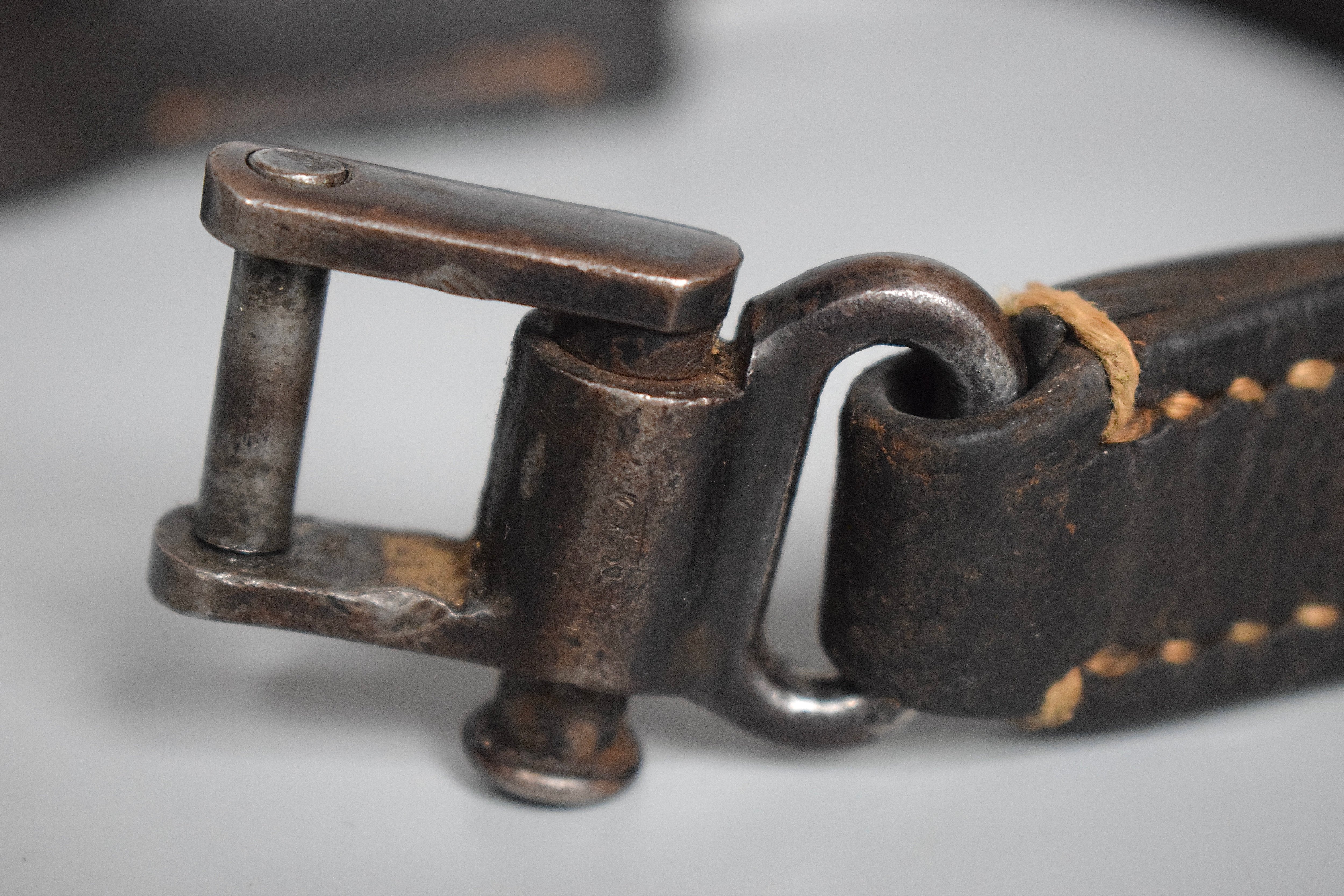 MG34 / MG42 leather sling 'WaA' — image 8