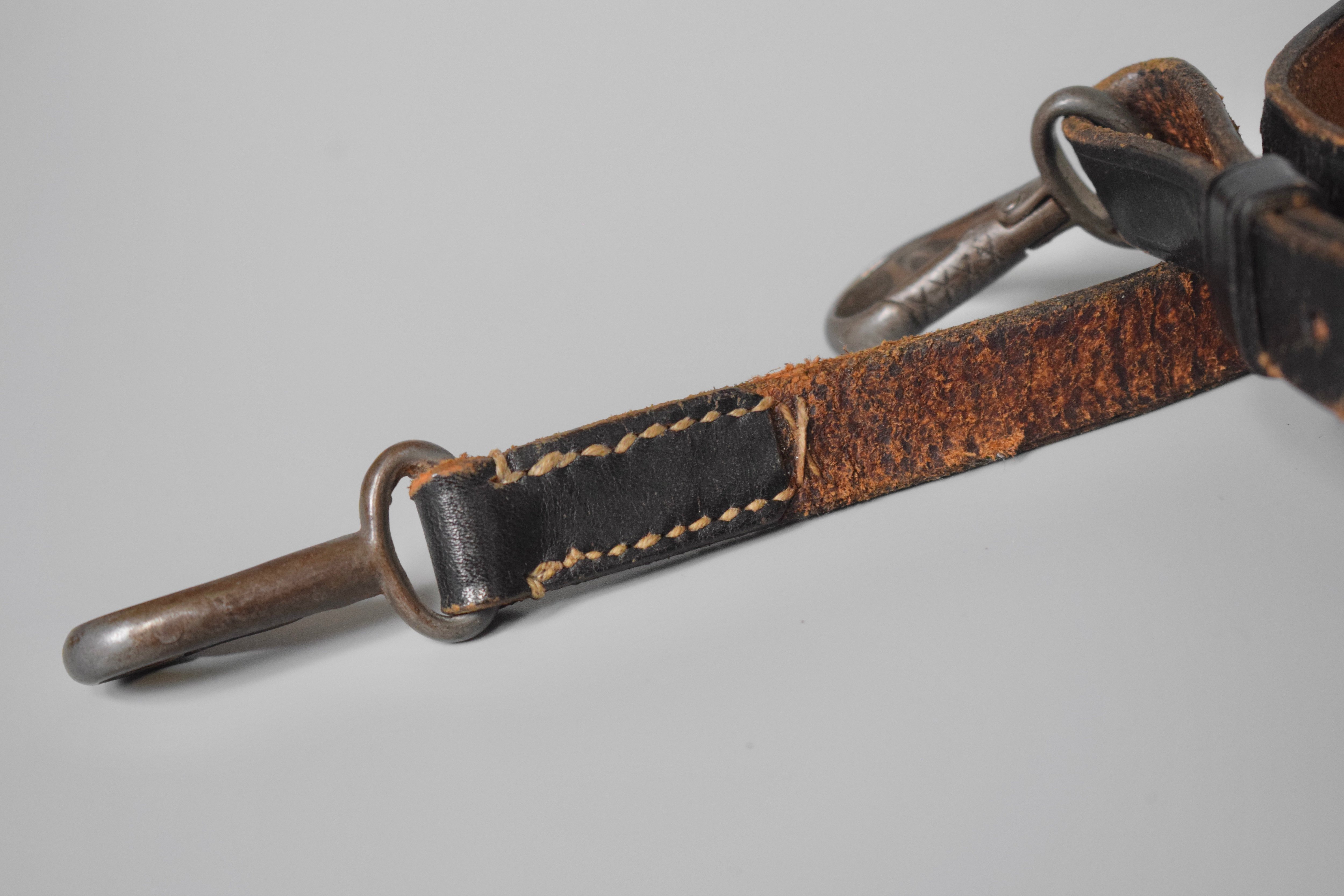 Optic box / flare pistol leather carry strap '1939' — image 6