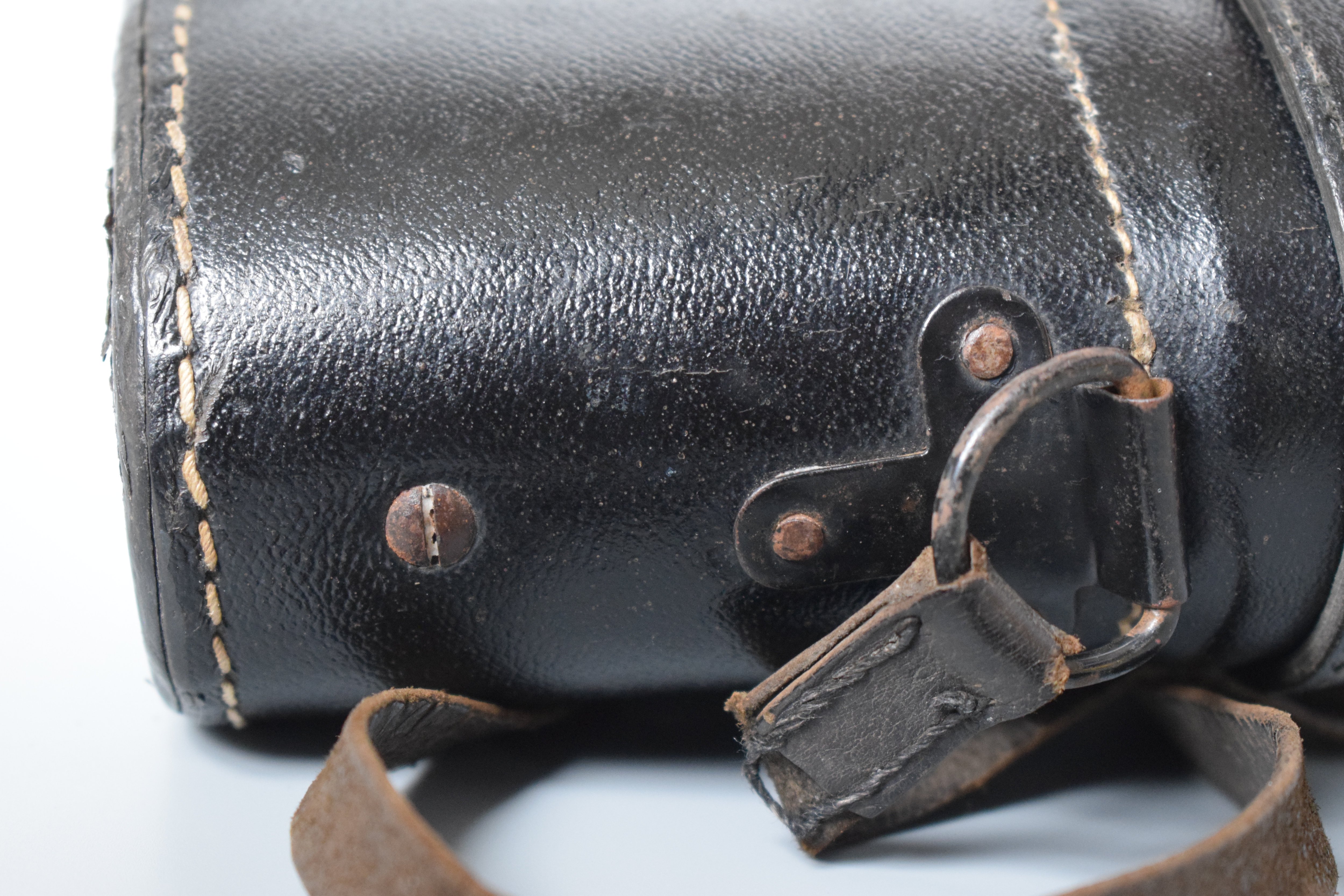 Bakelite 6x30 Dienstglas case 'cxn 4' — image 10