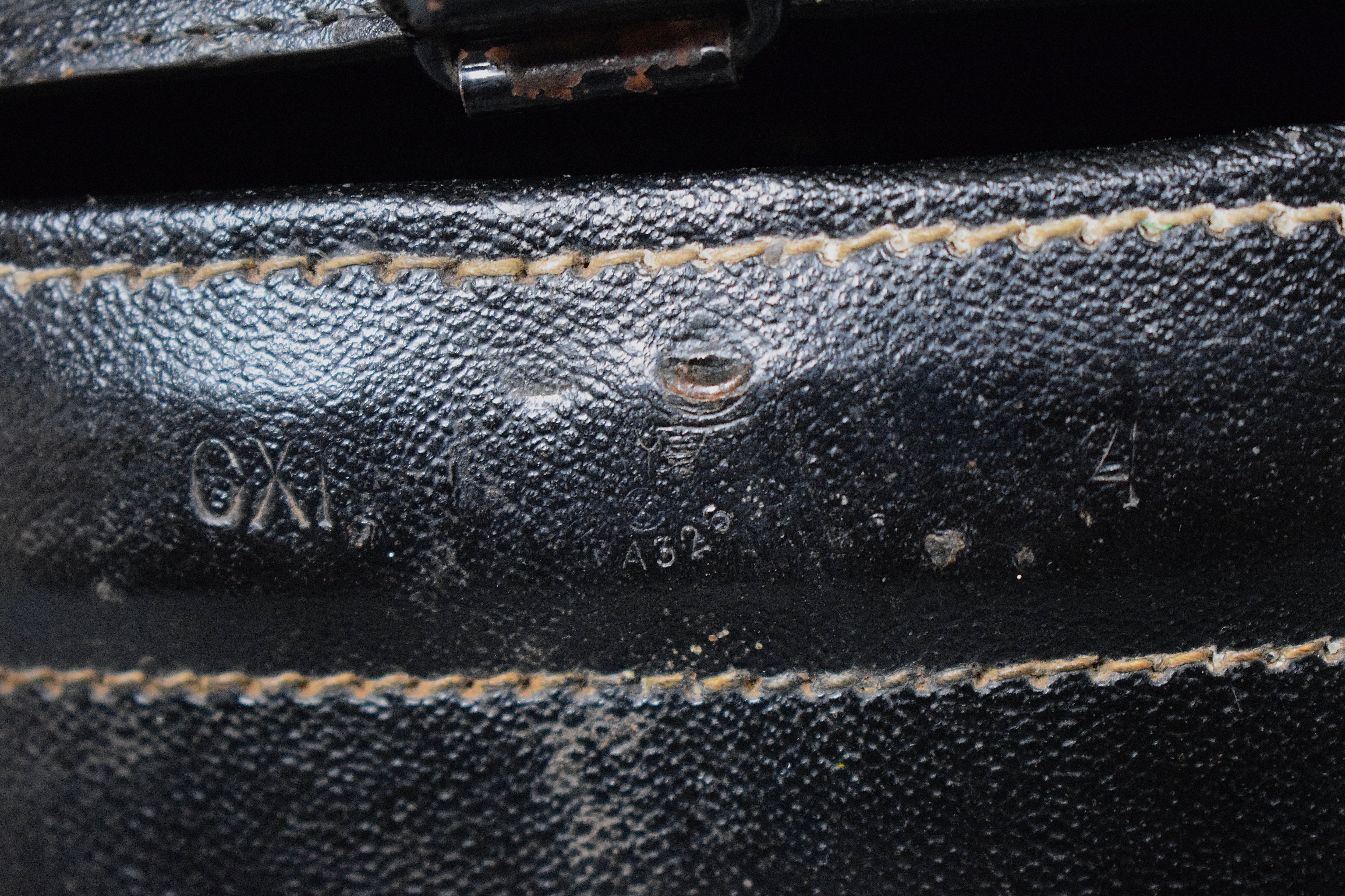 Bakelite 6x30 Dienstglas case 'cxn 4' — image 2