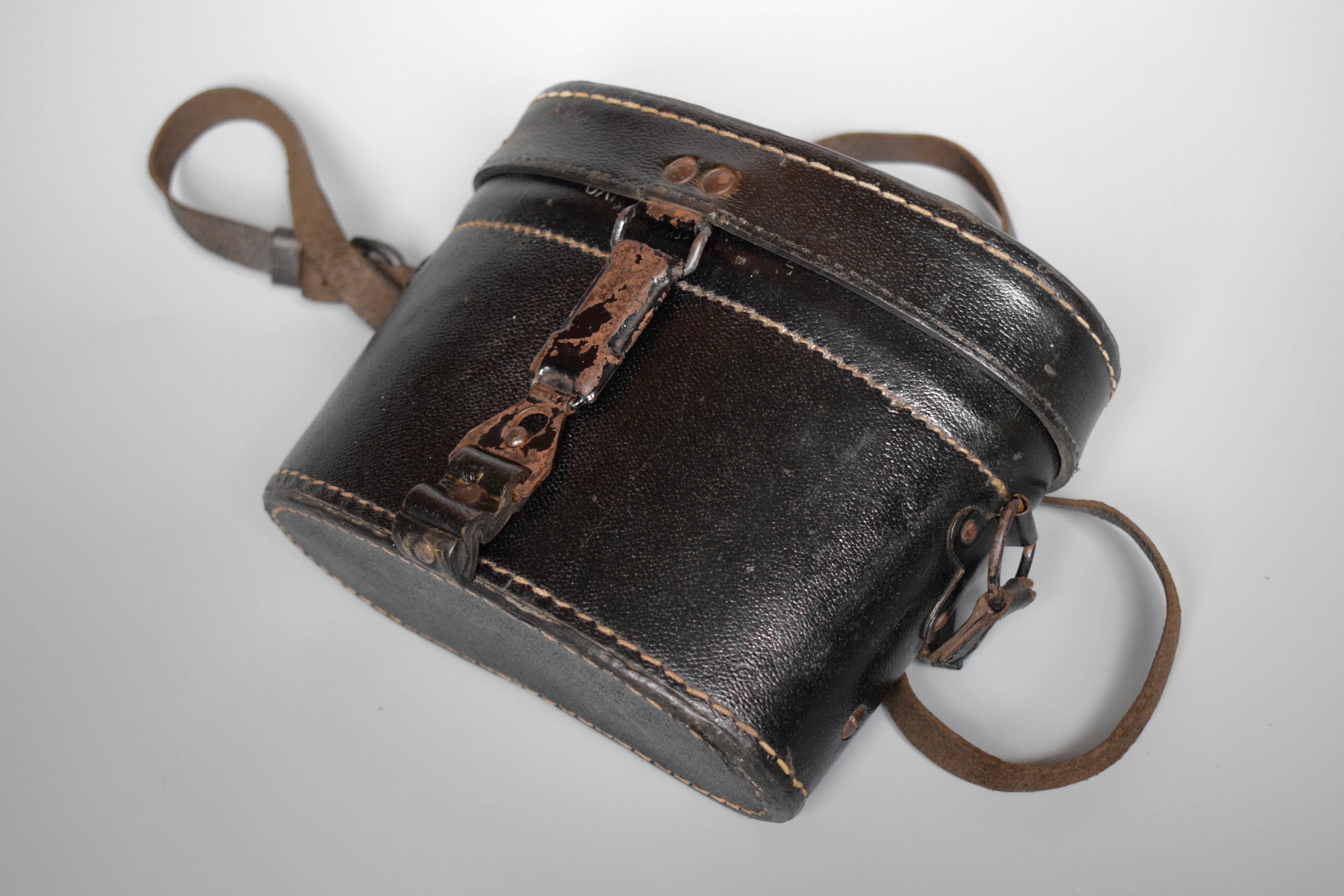 Bakelite 6x30 Dienstglas case 'cxn 4' — image 3