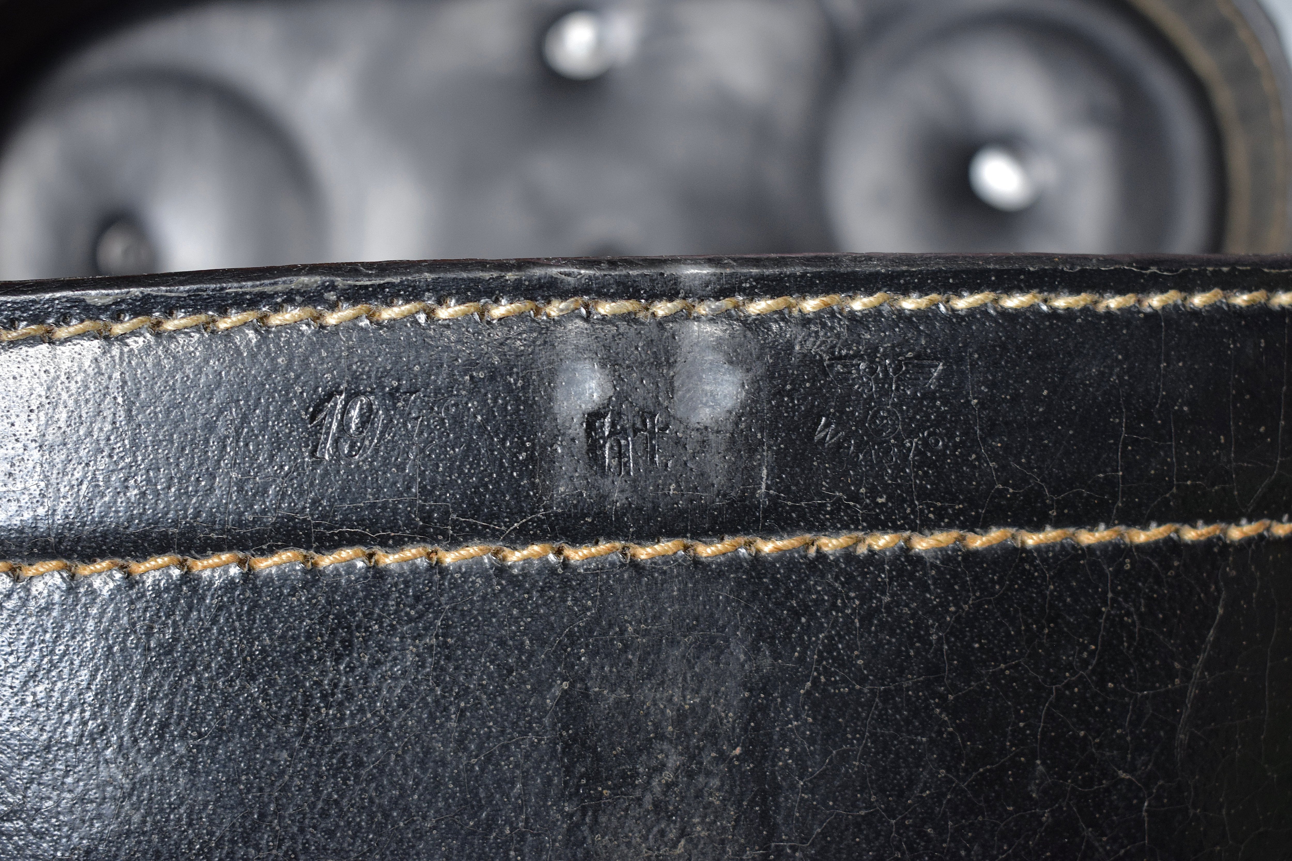 7x50 / 10x50 binocular case 'hte 1942 WaA' + strap — image 2