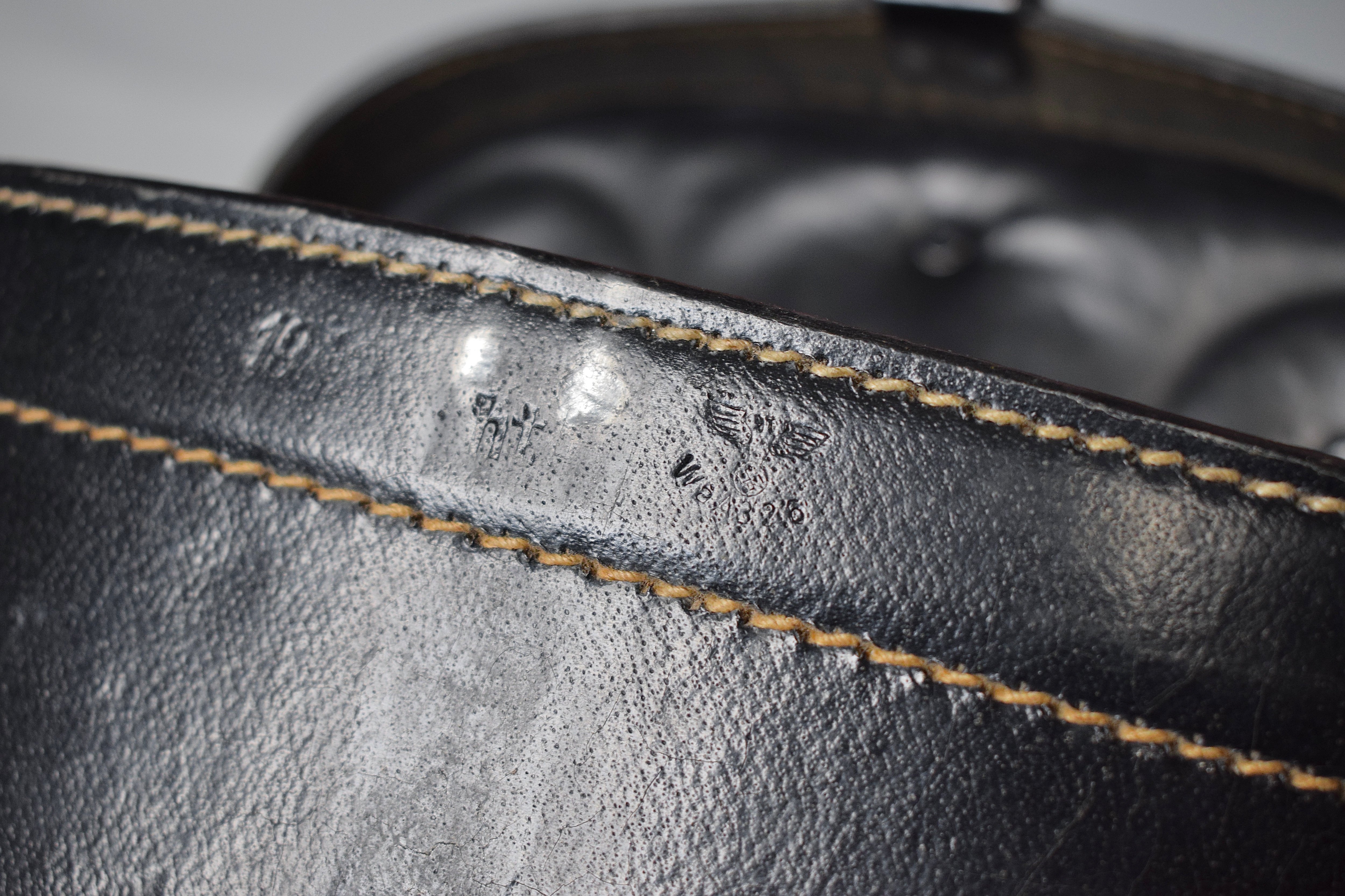 7x50 / 10x50 binocular case 'hte 1942 WaA' + strap — image 5