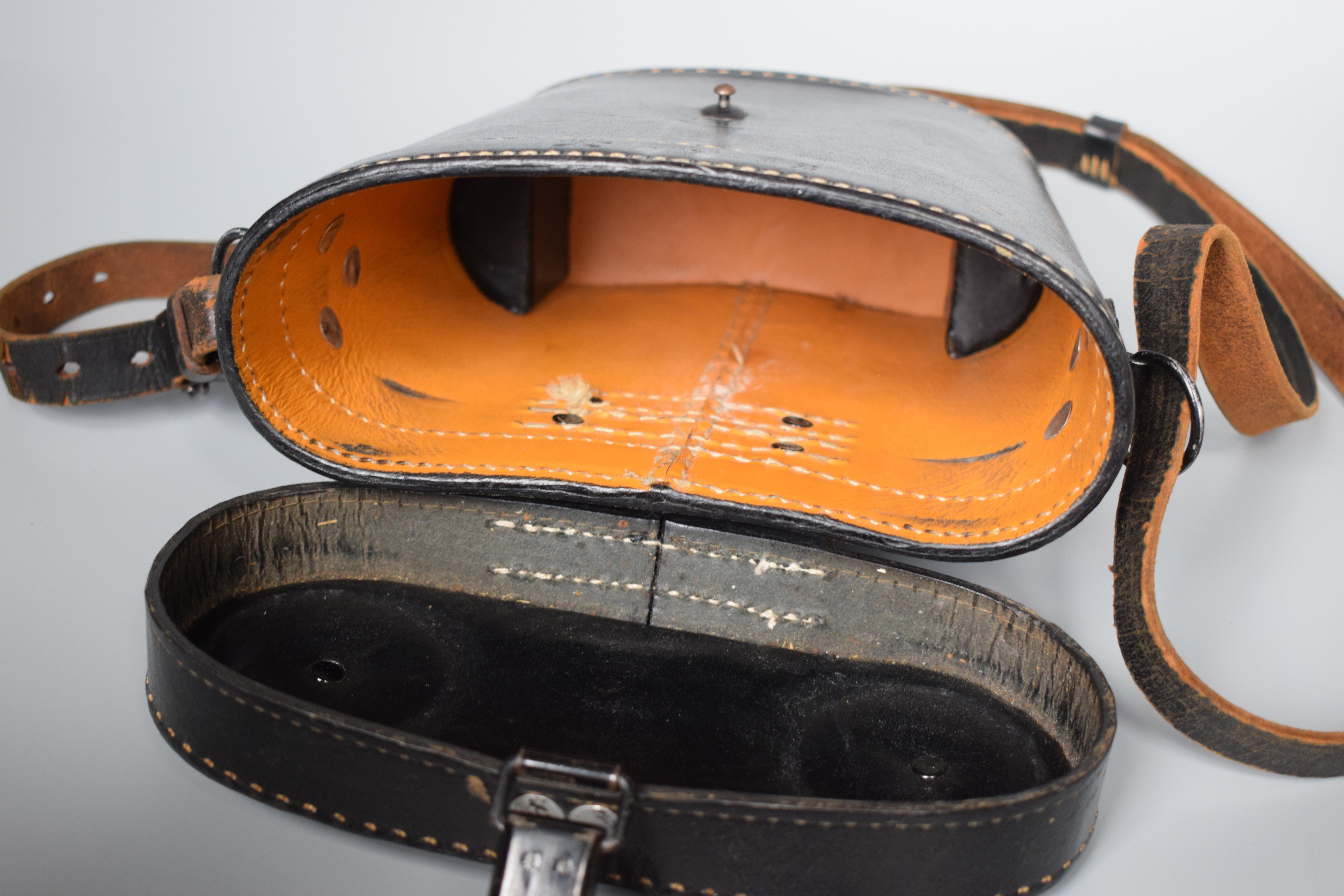 7x50 / 10x50 binocular case 'hte 1942 WaA' + strap — image 6