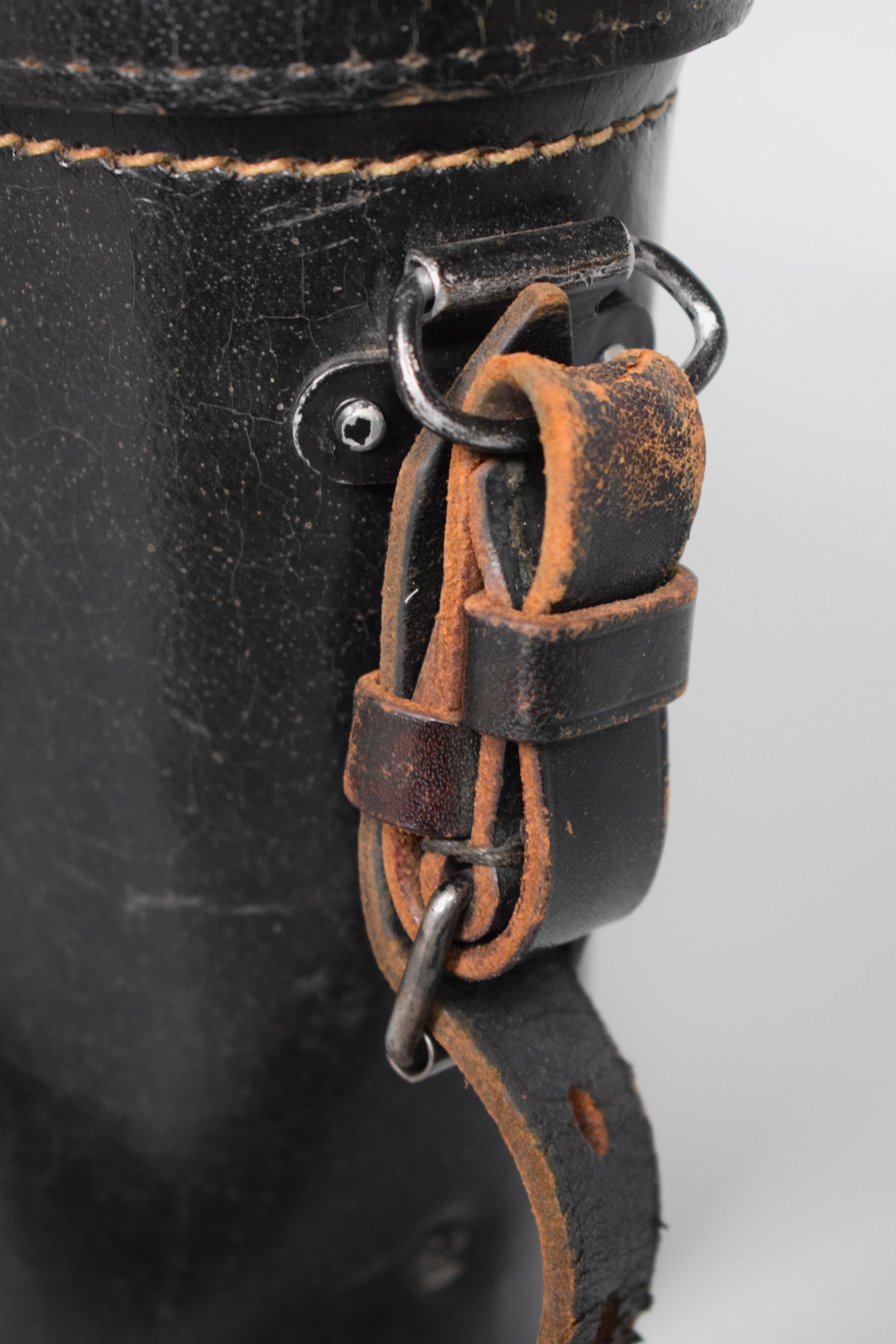 7x50 / 10x50 binocular case 'hte 1942 WaA' + strap — image 7