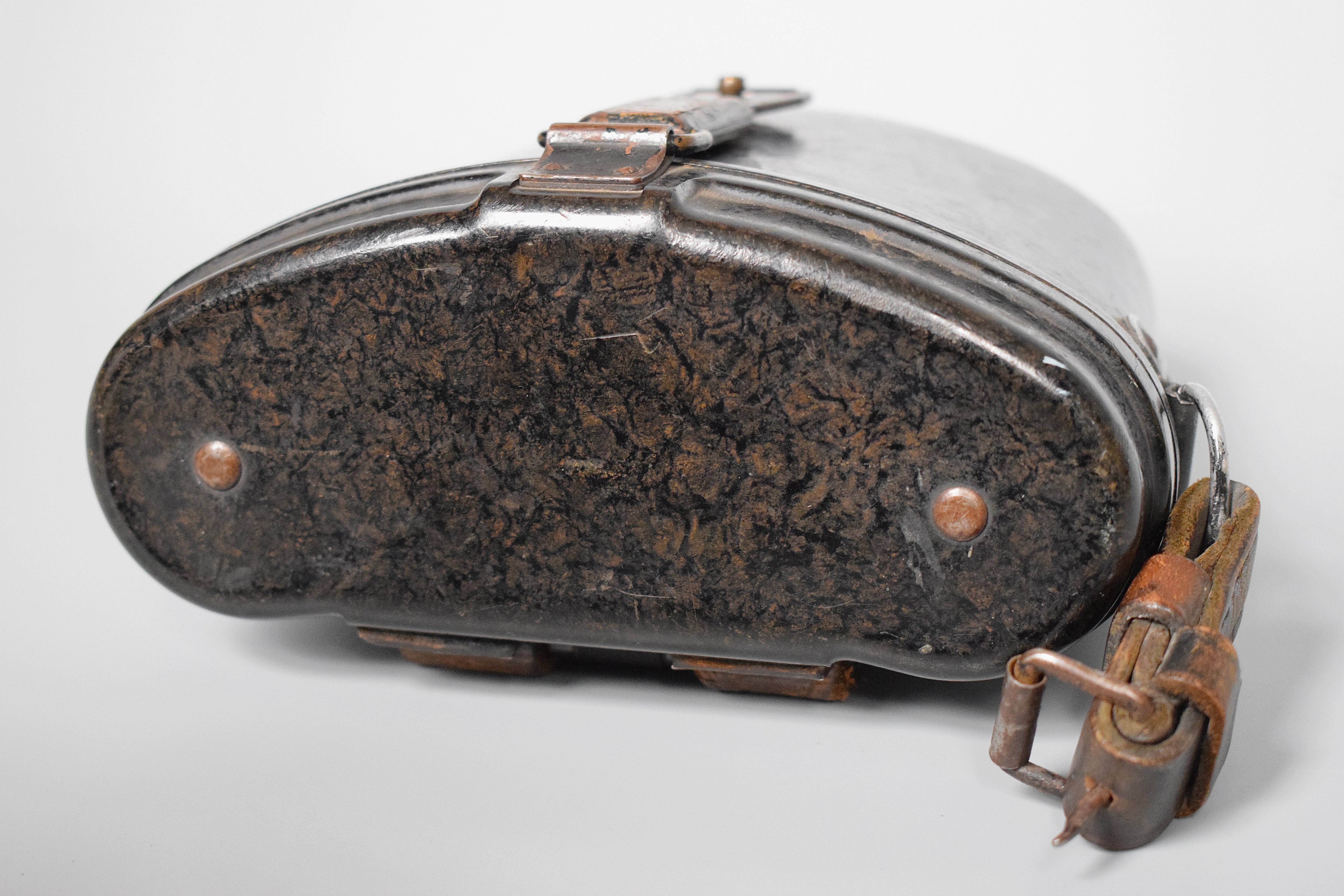 Speckled Bakelite 6x30 Dienstglas case — image 3