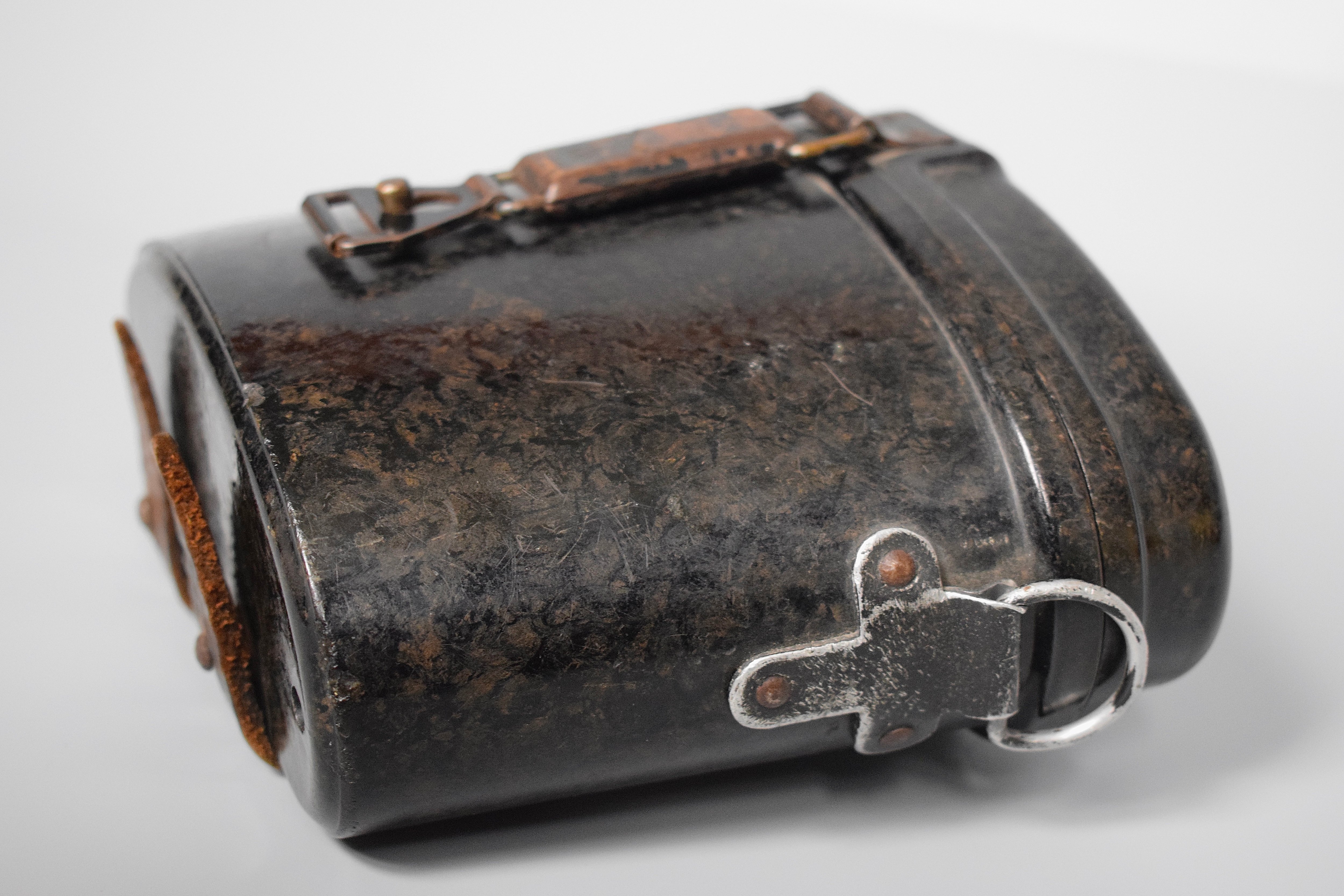 Speckled Bakelite 6x30 Dienstglas case — image 5