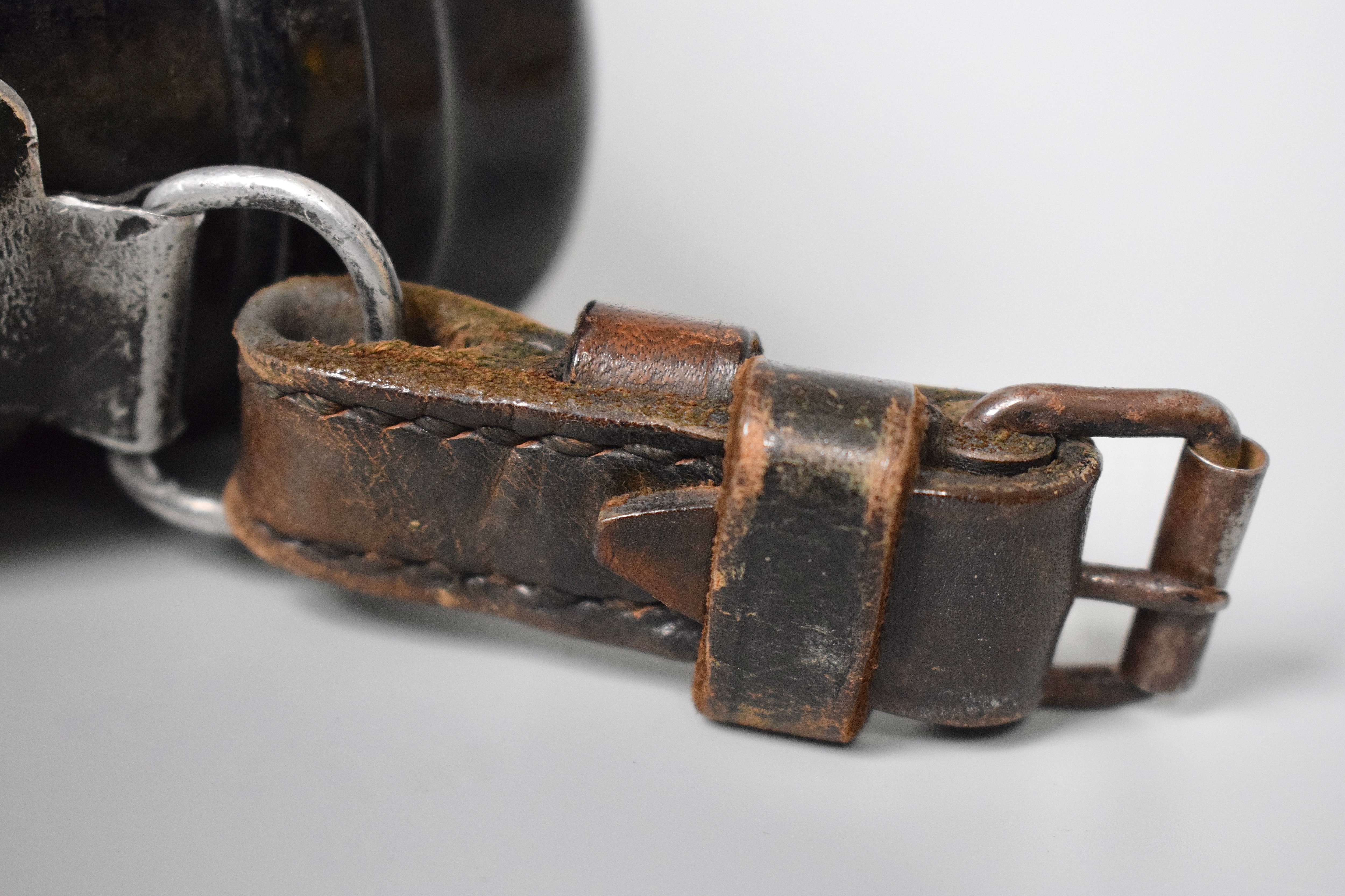 Speckled Bakelite 6x30 Dienstglas case — image 6