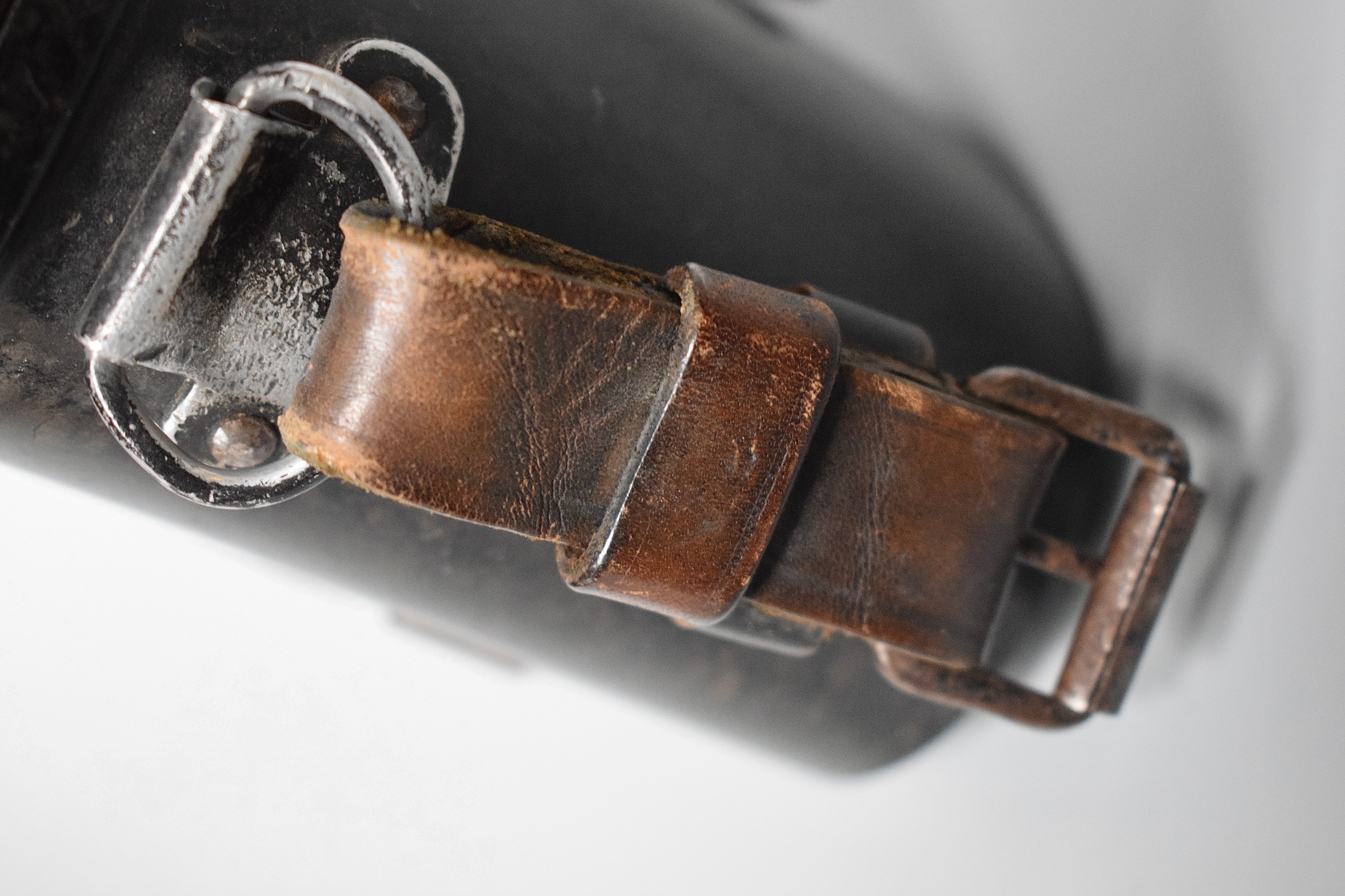 Speckled Bakelite 6x30 Dienstglas case — image 7