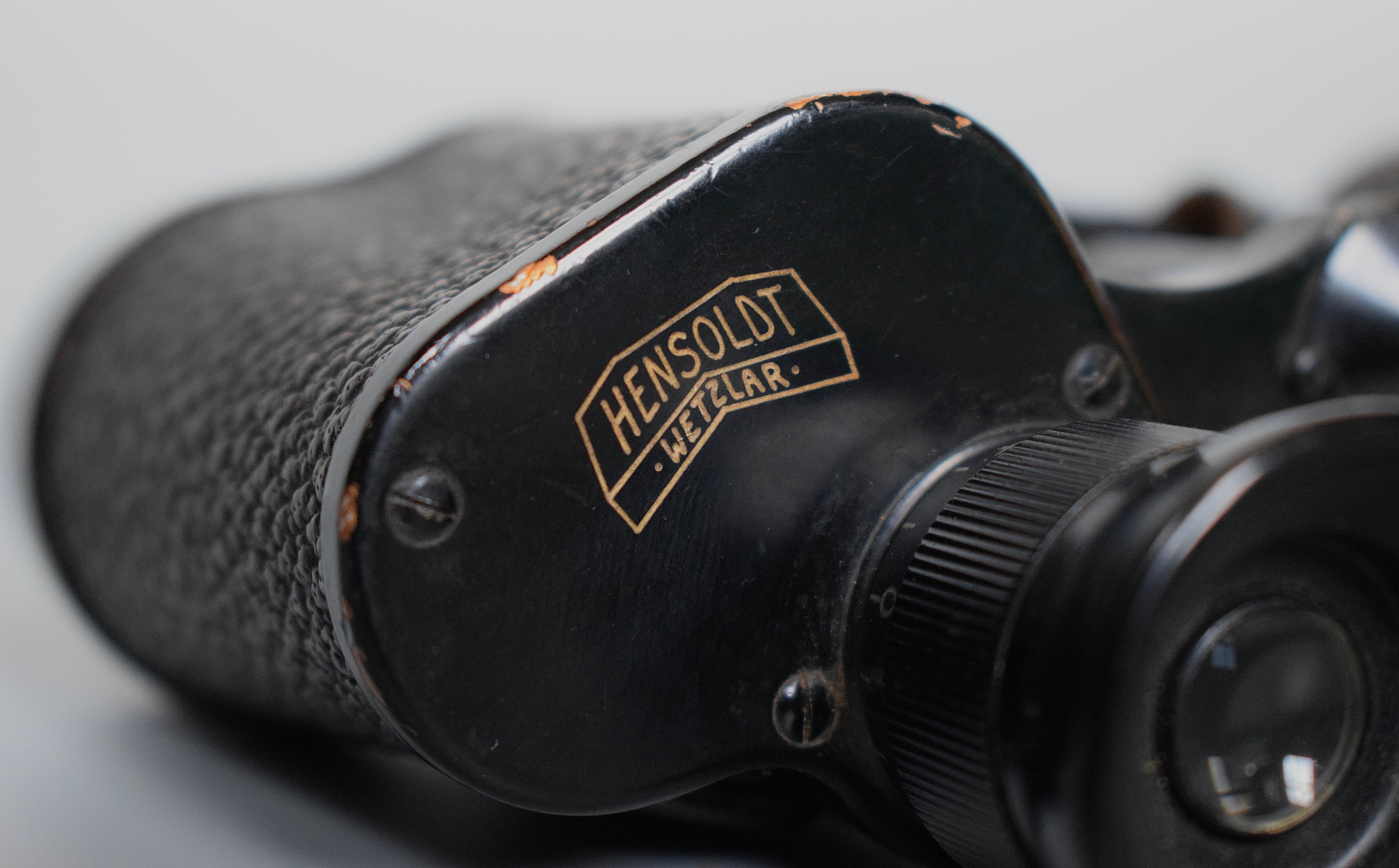 6x30 Dienstglas 'Hensoldt Wetzlar' + matching tab '1938' — image 4