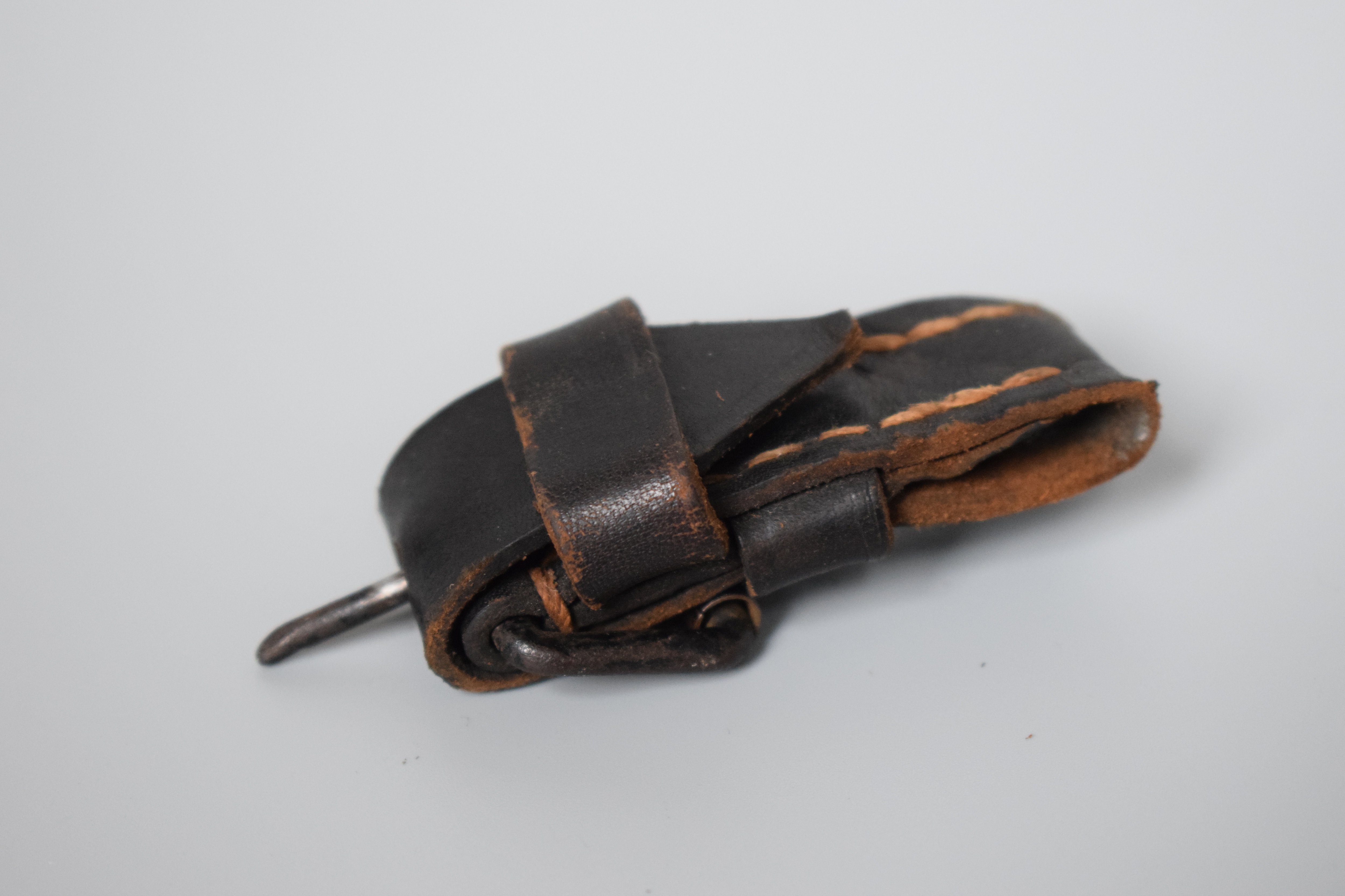 Small Dienstglas leather case buckled / strap — image 4