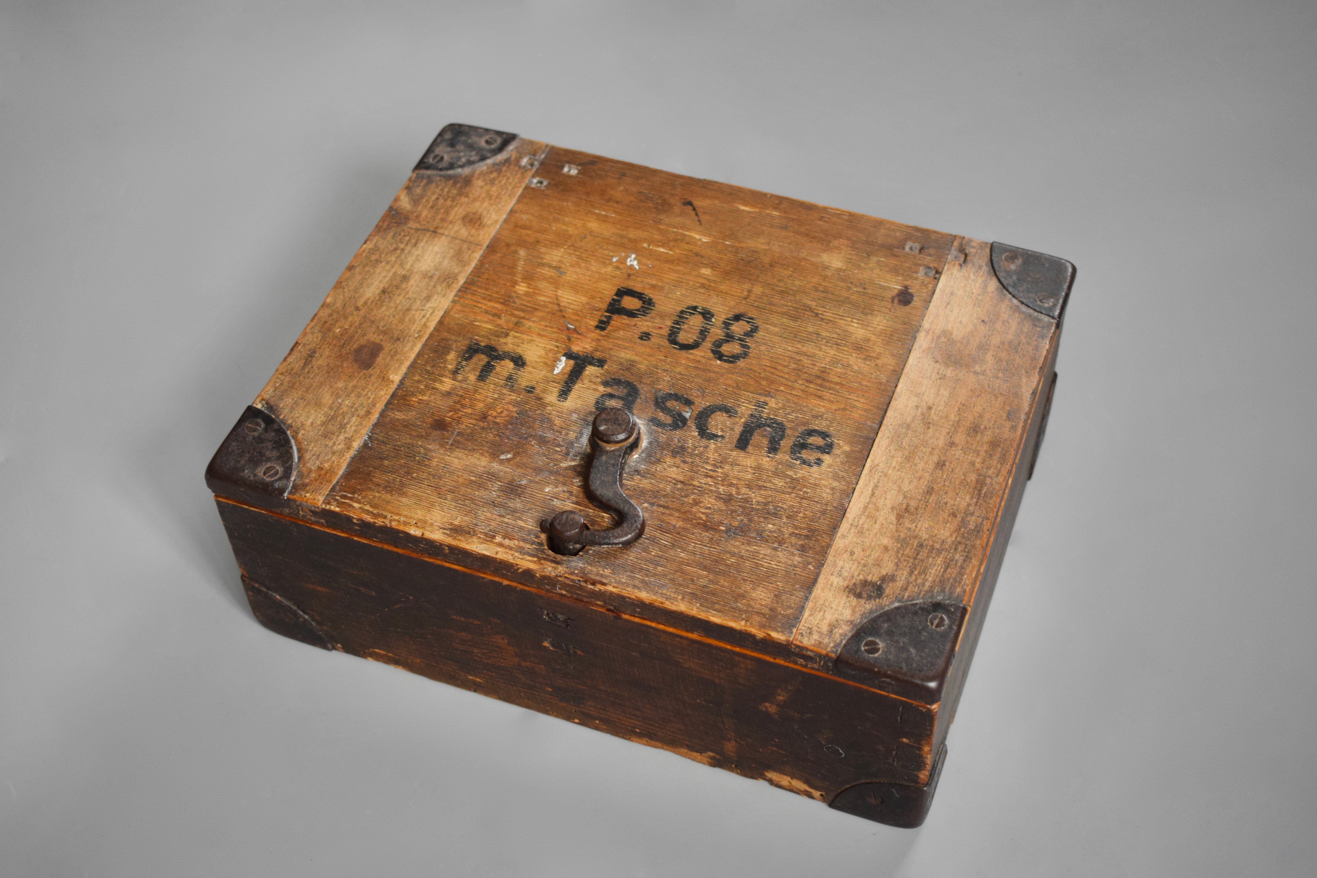 Kriegsmarine Luger storage lock-box 'E.J. 1942'