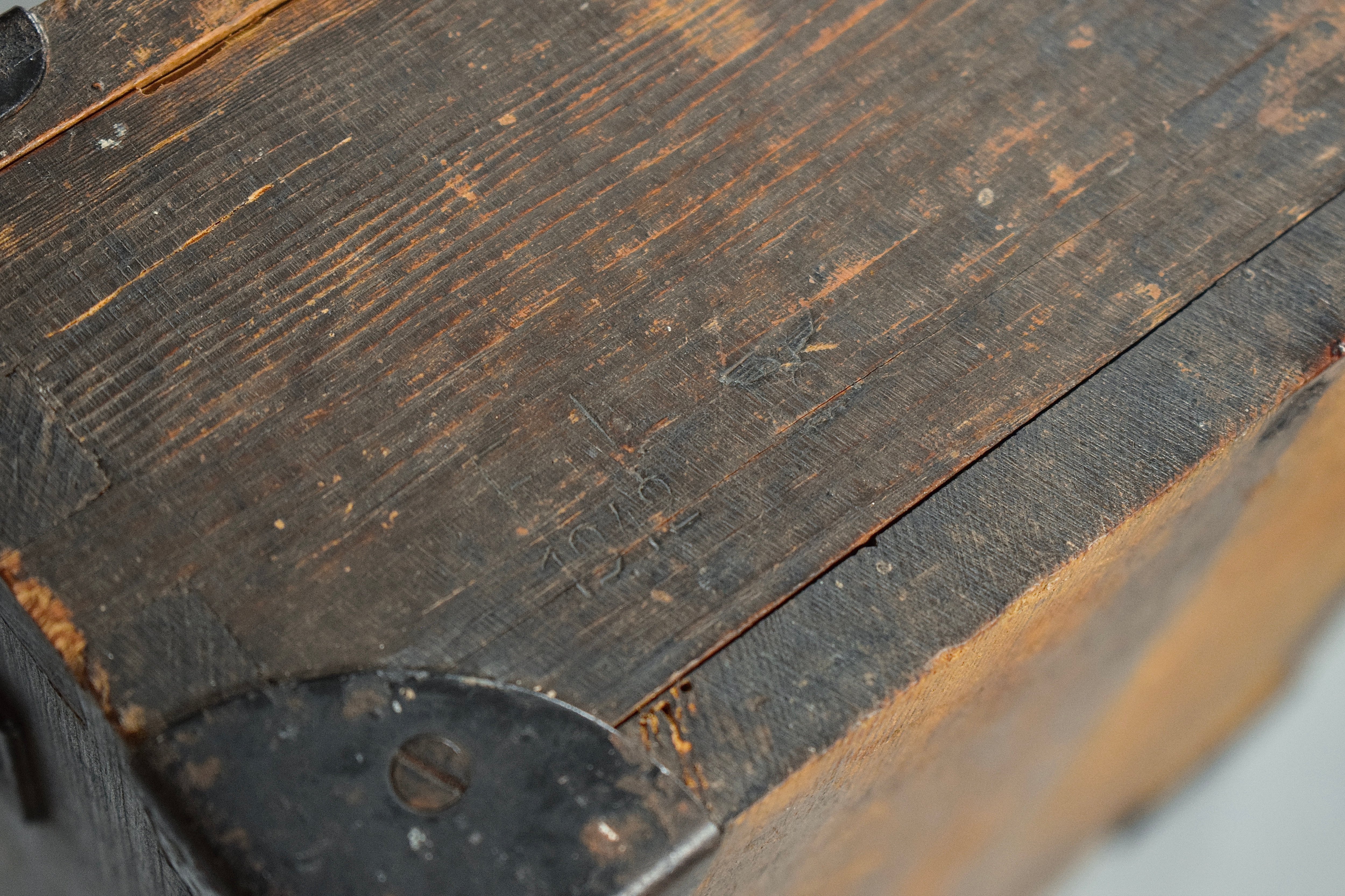 Kriegsmarine Luger storage lock-box 'E.J. 1942' — image 10