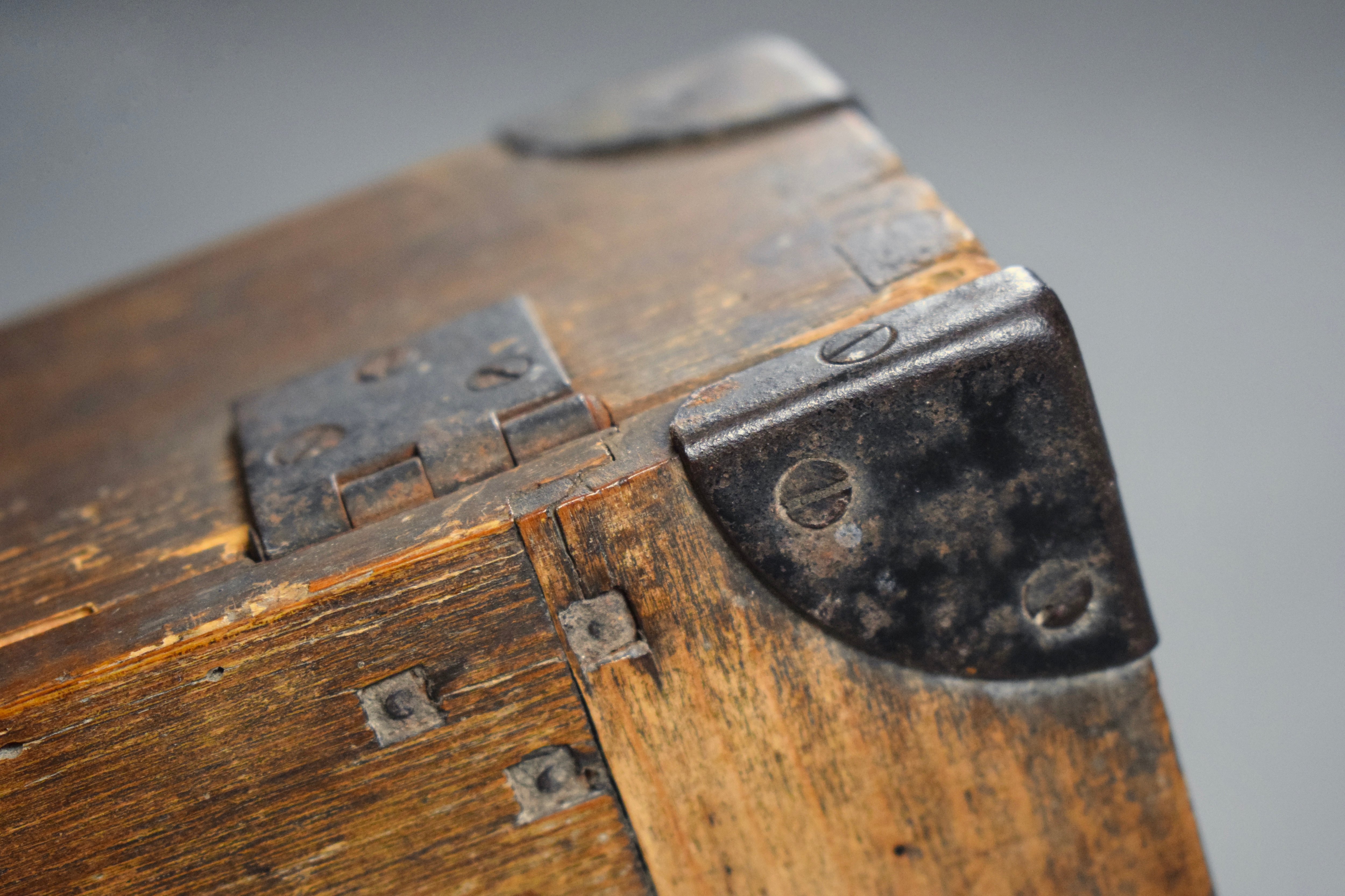 Kriegsmarine Luger storage lock-box 'E.J. 1942' — image 6