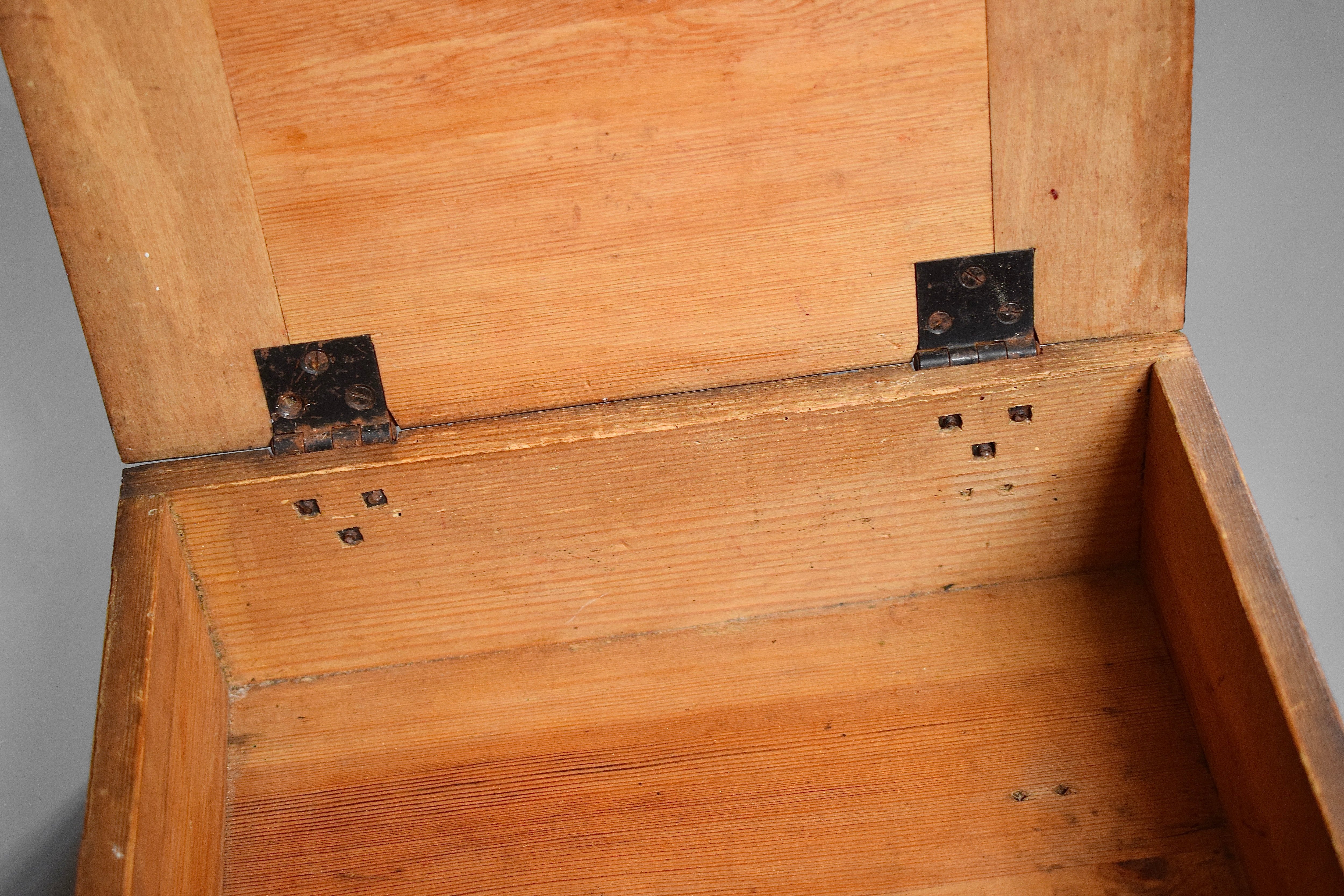 Kriegsmarine Luger storage lock-box 'E.J. 1942' — image 9