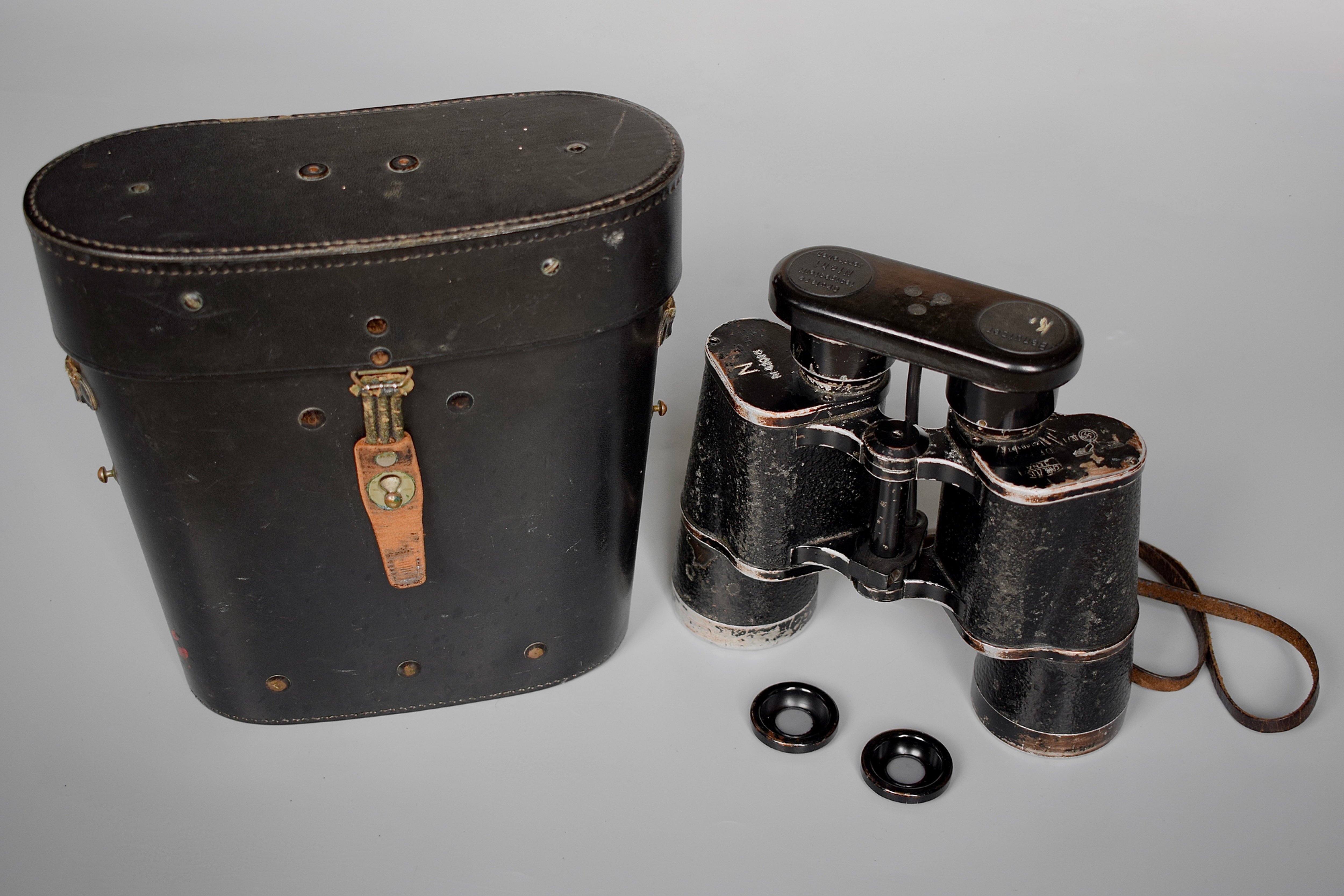 Zeiss 7x50 Kriegsmarine U-boat binoculars + early KM case