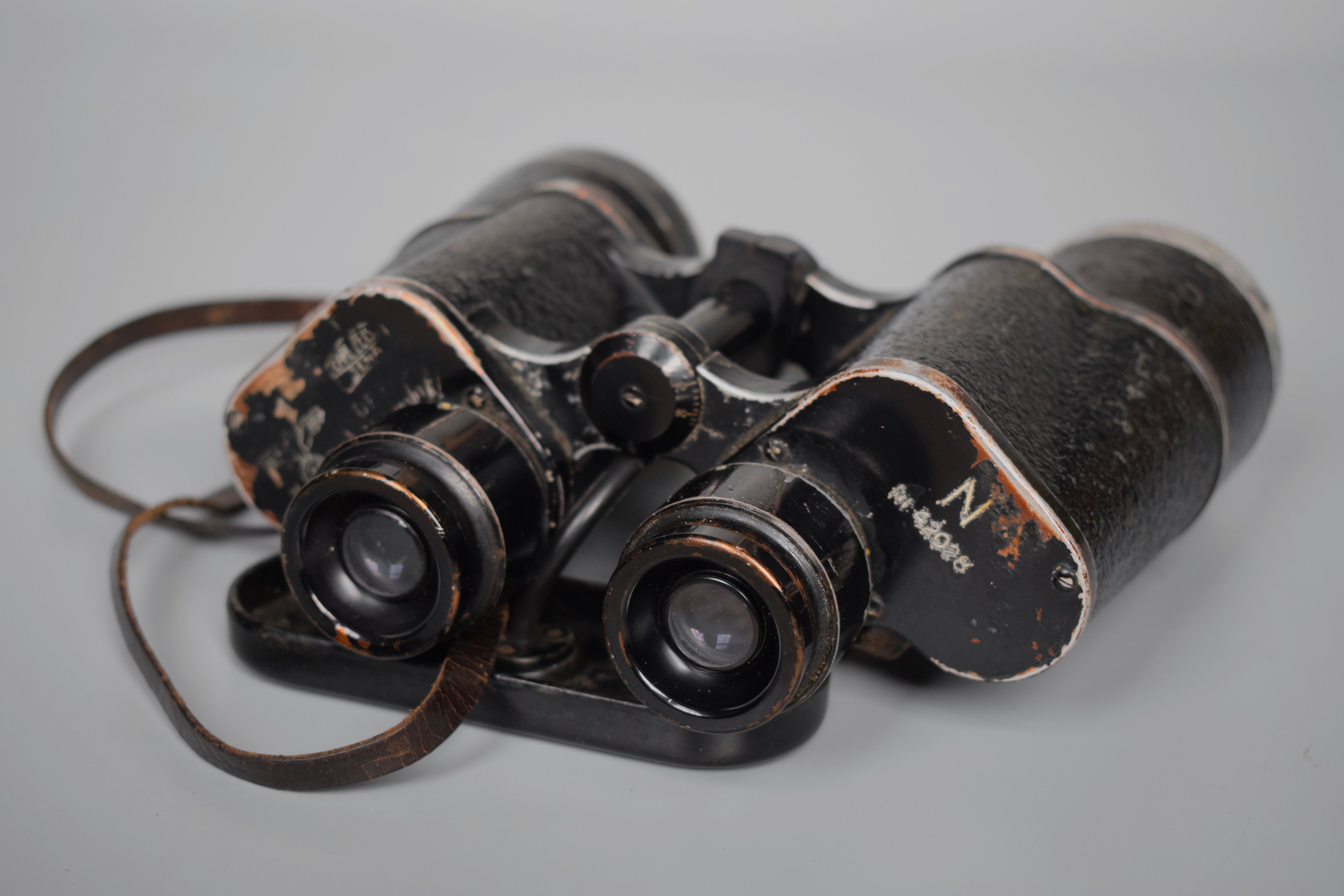 Zeiss 7x50 Kriegsmarine U-boat binoculars + early KM case — image 2