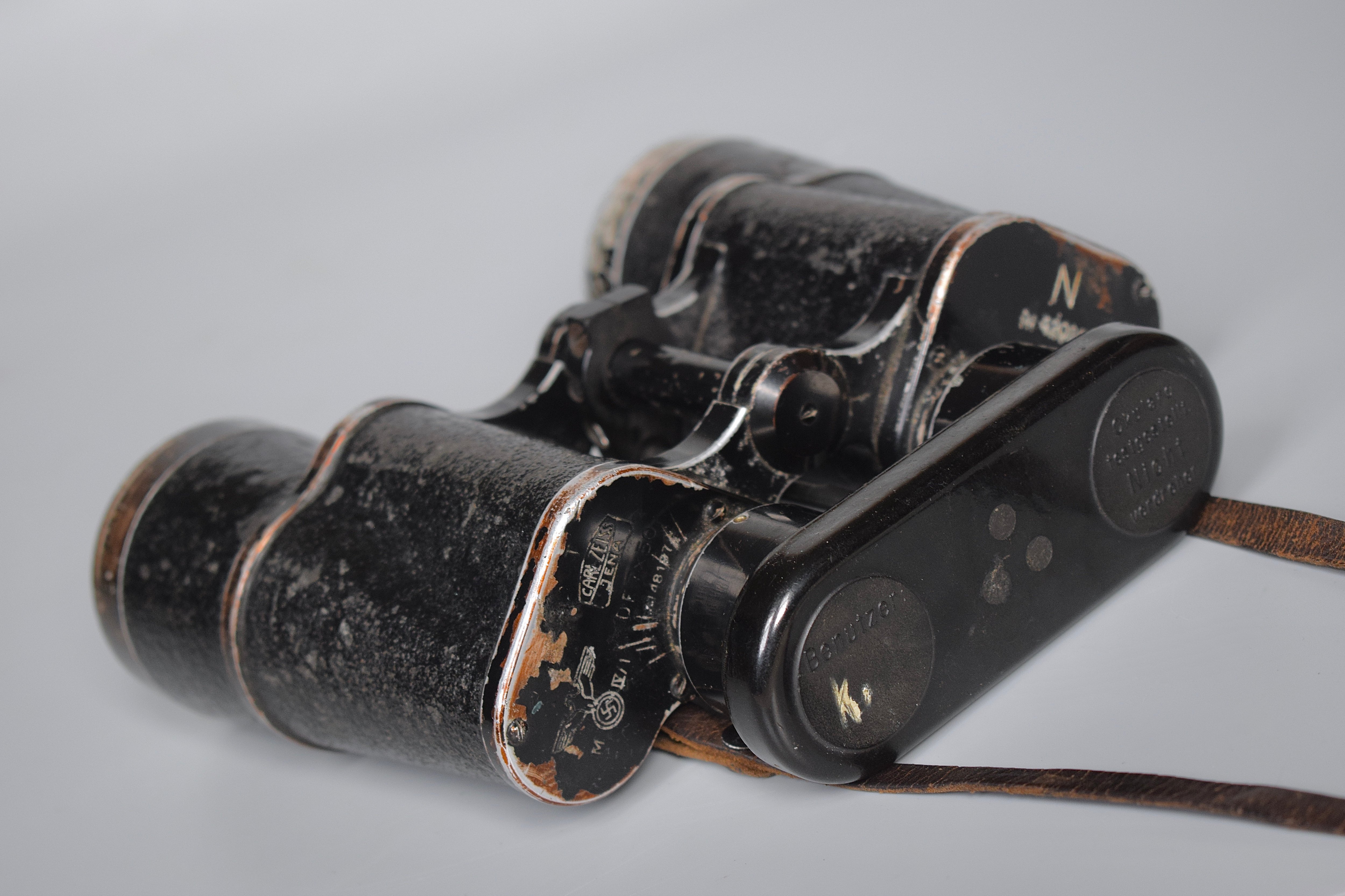 Zeiss 7x50 Kriegsmarine U-boat binoculars + early KM case — image 4