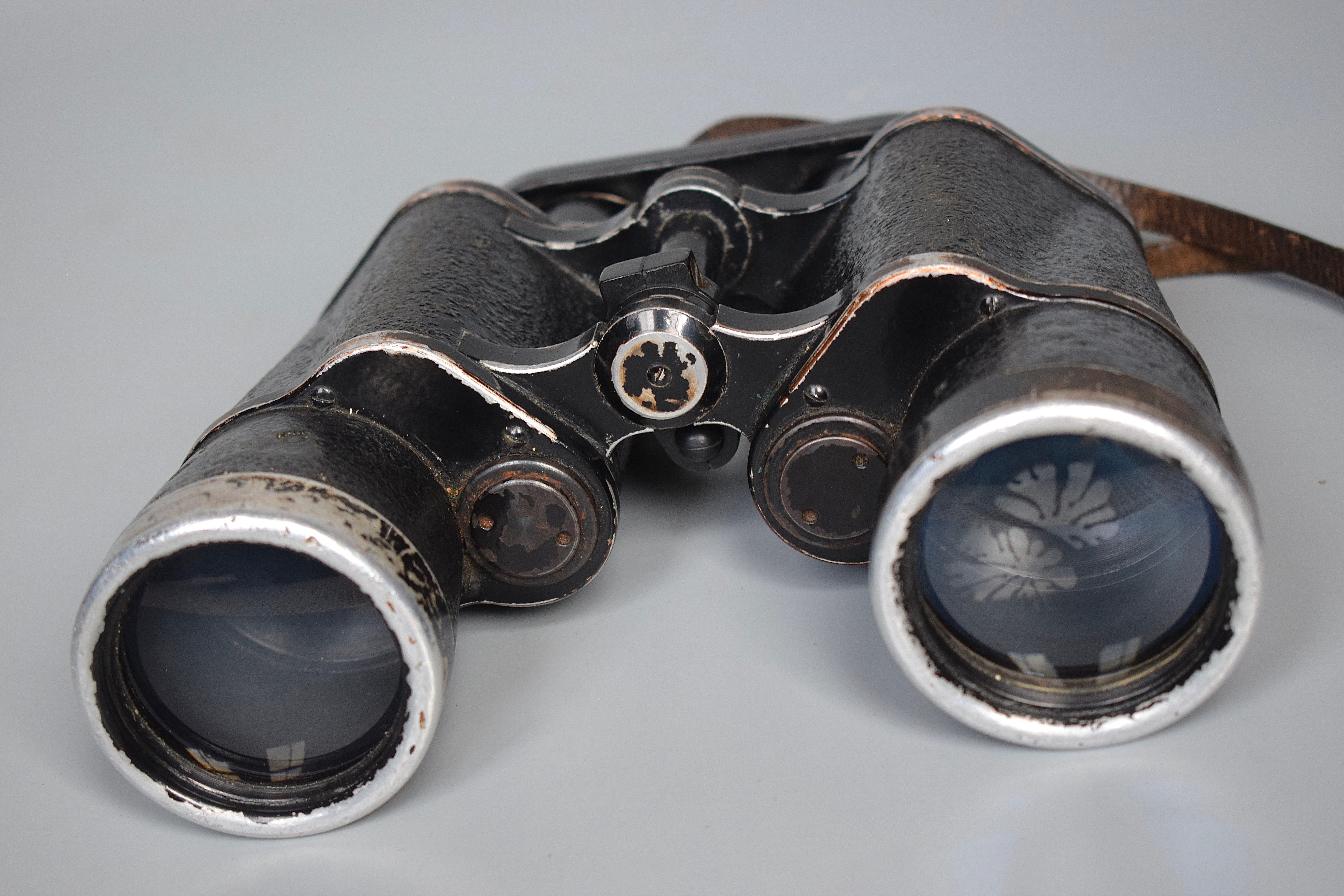 Zeiss 7x50 Kriegsmarine U-boat binoculars + early KM case — image 9