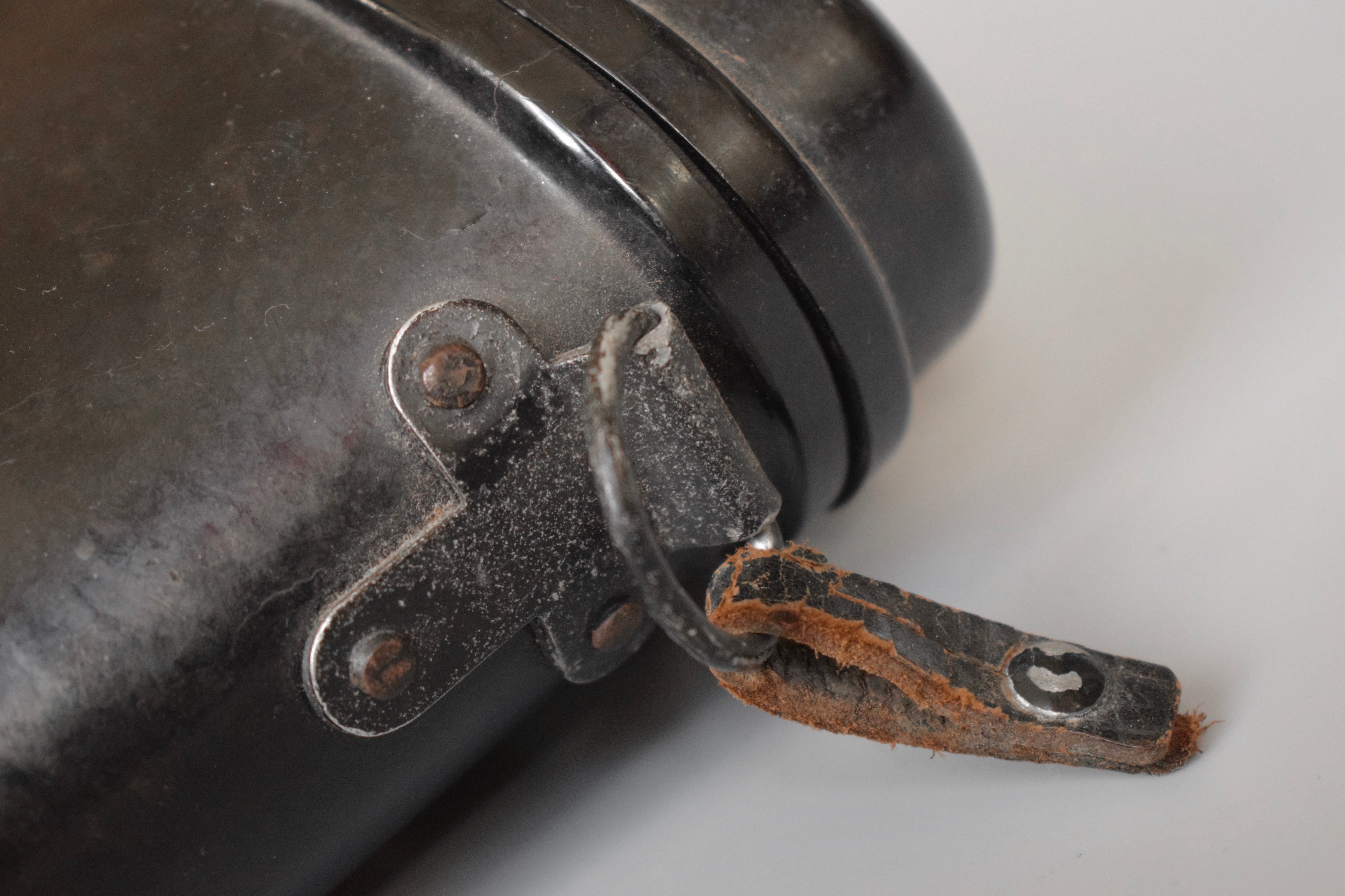 Black Bakelite 6x30 Dienstglas case 'WaA' — image 6