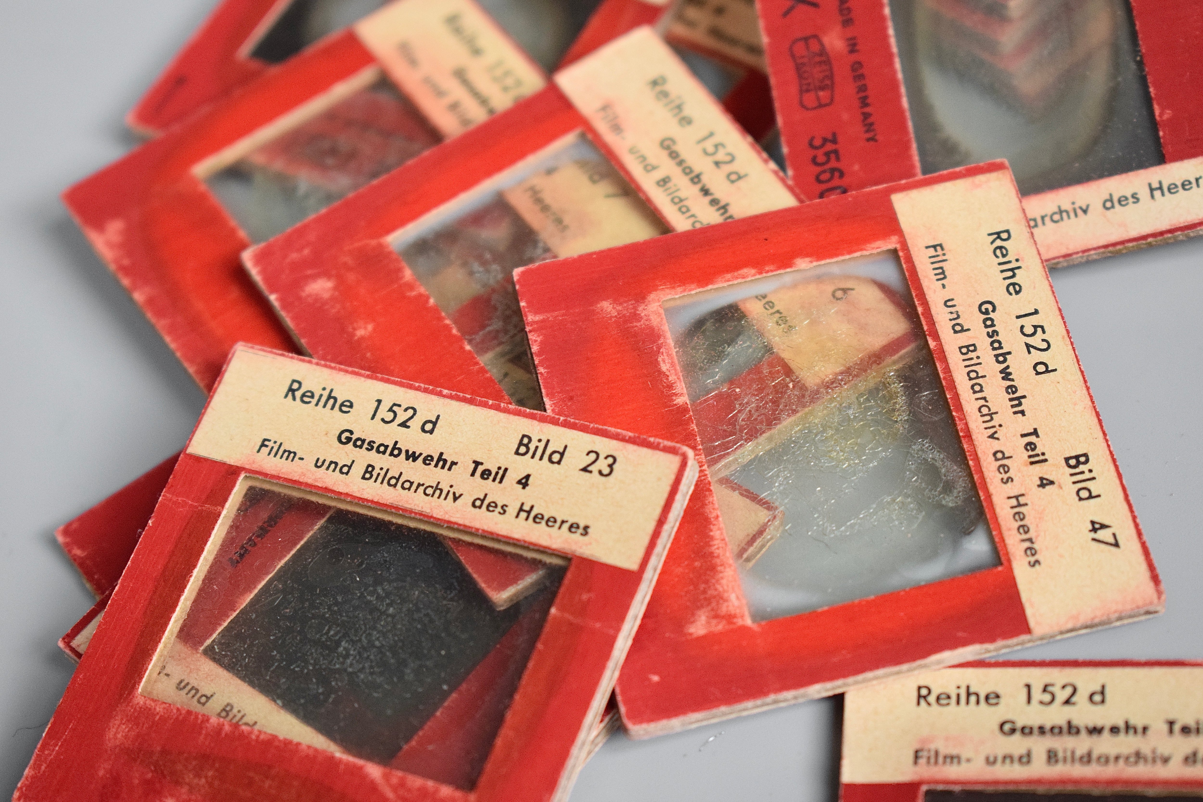 Anti-gas clothing training slides set — image 15