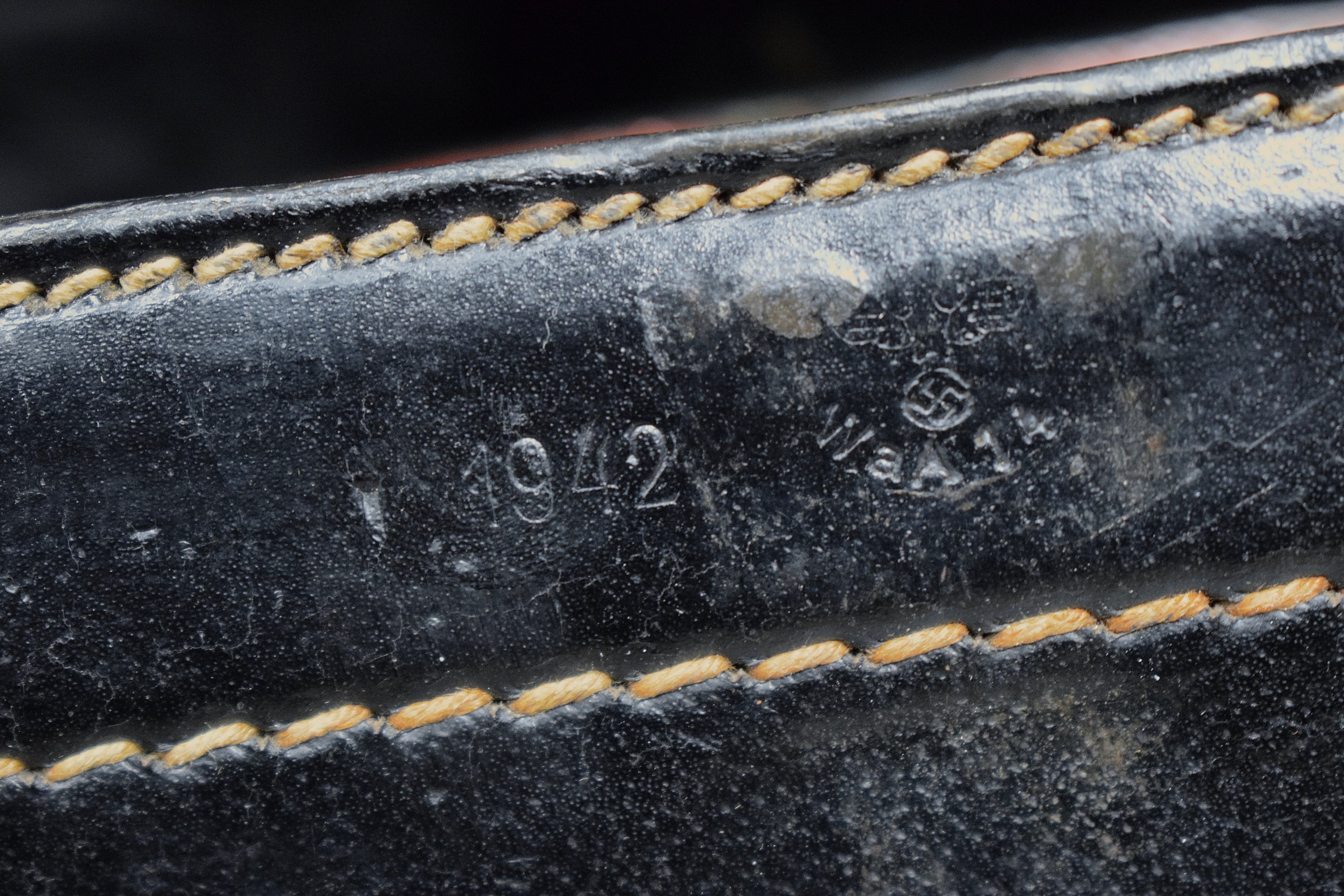 7x50 / 10x50 Presstoff binocular case 'ksd 1942 WaA14' — image 2