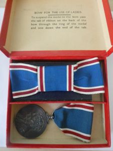 1937 CORONATION MEDAL-LADIES ISSUE IN THE SCARCE BOX OF ISSUE