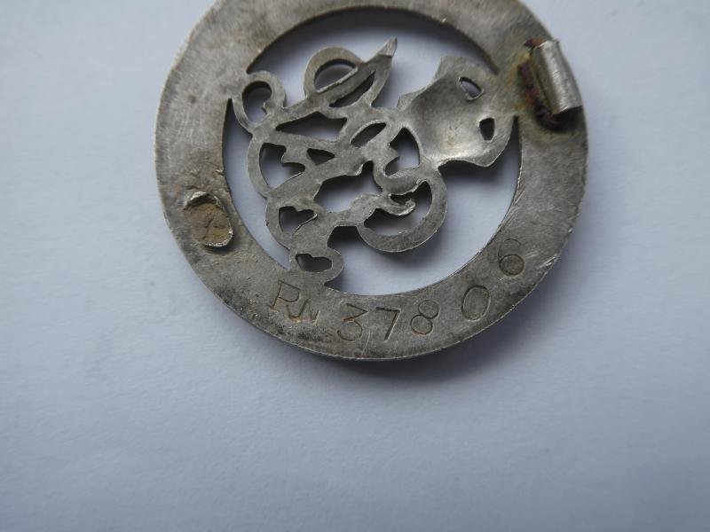 SILVER WOUND BADGE RN 37806-TO THE ROYAL NAVY — image 2