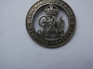 SILVER WOUND BADGE RN 37806-TO THE ROYAL NAVY