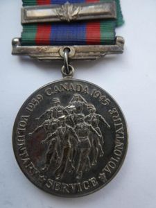 CANADA VOLUNTEER SERVICE MEDAL-WITH MAPLE LEAF CLASP