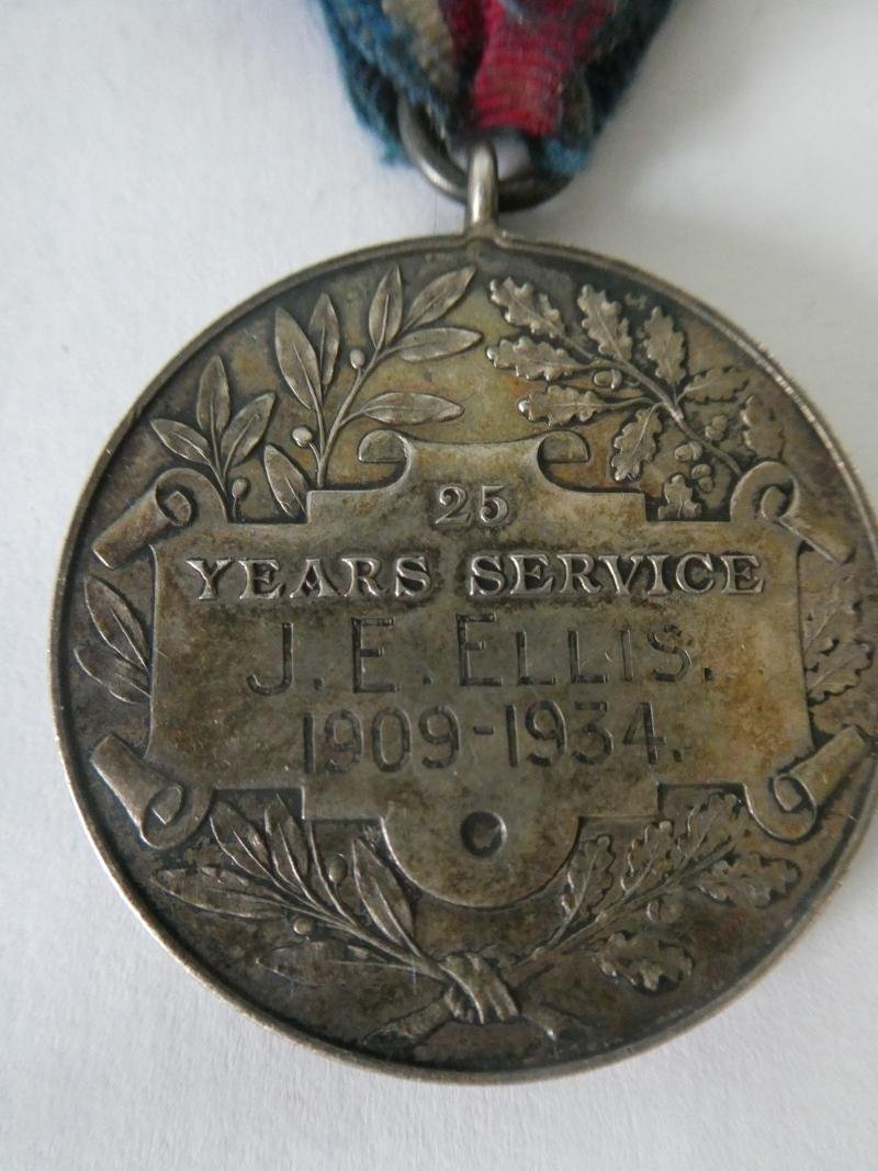 BRITISH GAS LIGHT COMPANY LIMITED 25 YEARS SERVICE MEDAL AWARDED TO J.E.ELLIS — image 2