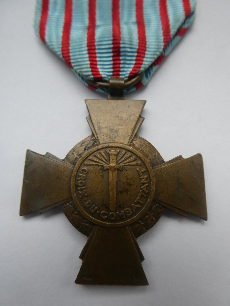 FRANCE--CROIX DU COMBATTANT CROSS — image 2