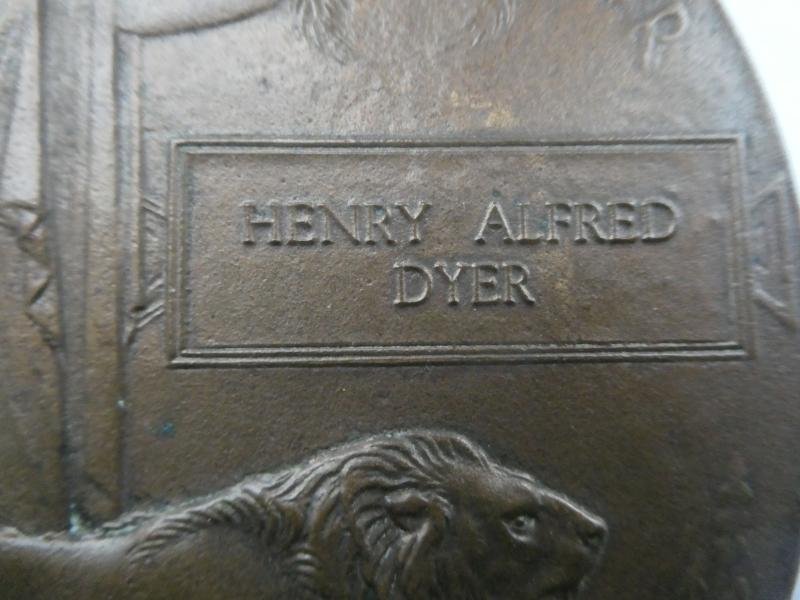 BRONZE MEMORIAL PLAQUE TO HENRY ALFRED DYER-DIED ON 30TH OCTOBER WHILST SERVING ON H.M.S. 'ALMANZORA'-B URIED AT FREETOWN CEMETERY-SIERRA LEONE — image 2