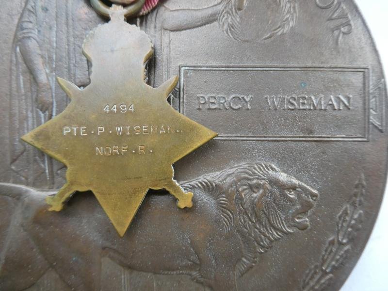 1914/15 STAR TRIO AND BRONZE MEMORIAL PLAQUE- TO PERCY WISEMAN-4TH NORFOLK REGT- DIED AT MUDROS 28TH NOVEMBER-1915 — image 3