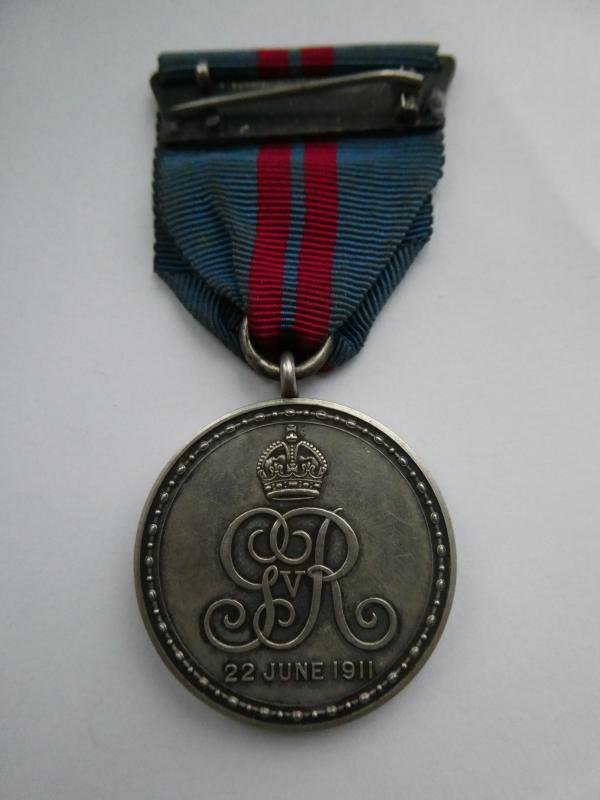 1911 CORONATION MEDAL IN SILVER — image 2