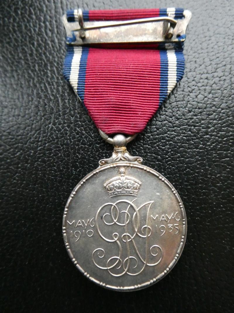 1935 JUBILEE MEDAL — image 2