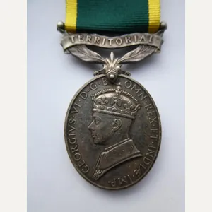 TERRITORIAL EFFICIENCY MEDAL-CLASP TERRITORIAL-TO ROBERTS-ROYAL TANK REGT