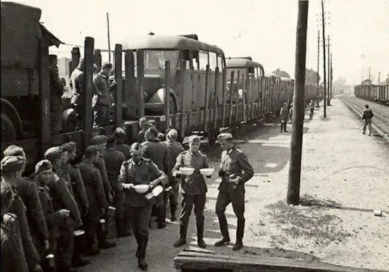 VERY RARE Original WWII German REICHSBAHN (Rail Road) Guard Armband Certified — image 6