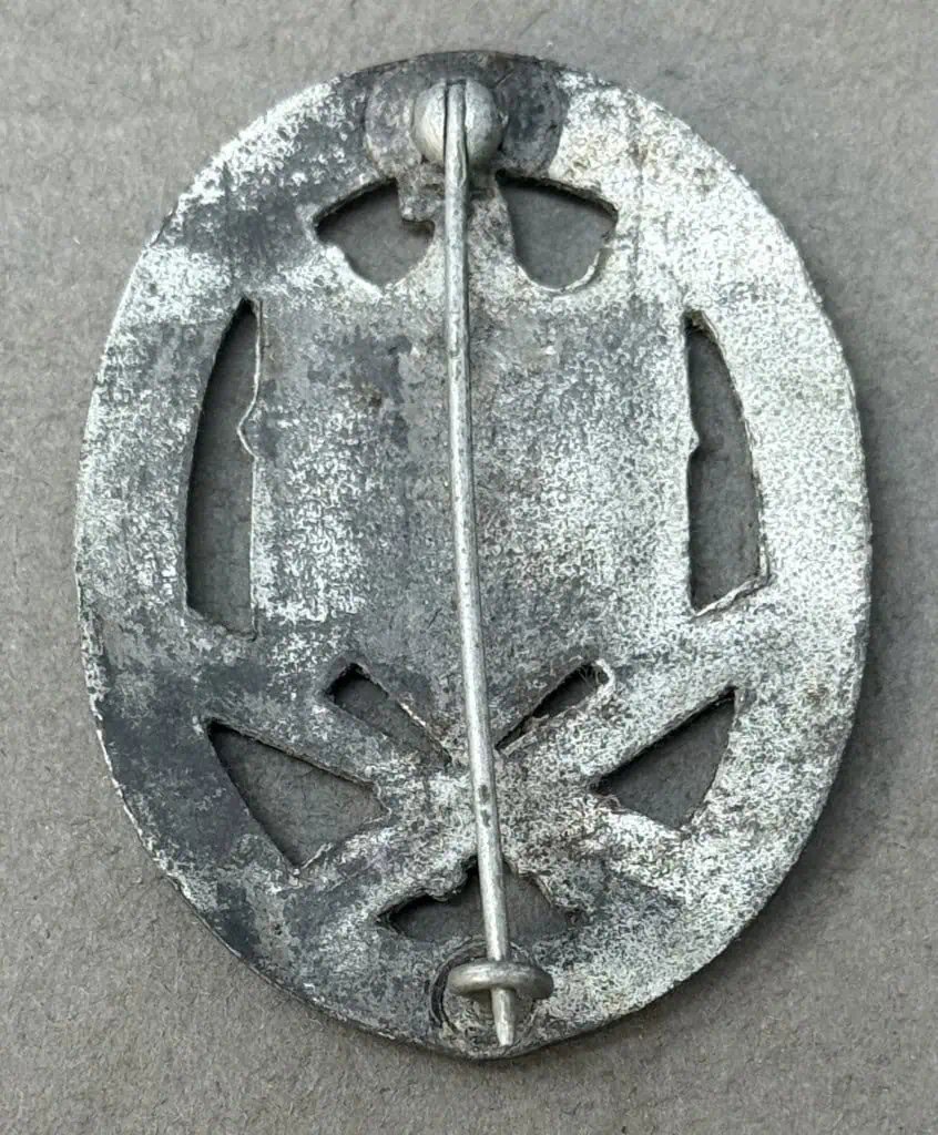 Very Nice Original WWII German General Assault Badge Certified By The Gettysburg Museum Of History — image 4
