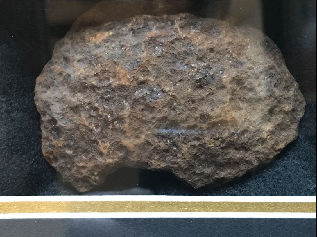 Authentic Gettysburg Pickett's Charge Artillery Shell Piece (Large) Civil War Relic In Collectors Glass Case Certified By The Gettysburg Museum Of History — image 2