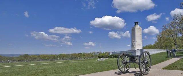 Oak Hill/Oak Ridge Battlefield Wood and Bullet Display Gettysburg In Collectors Glass Case — image 3