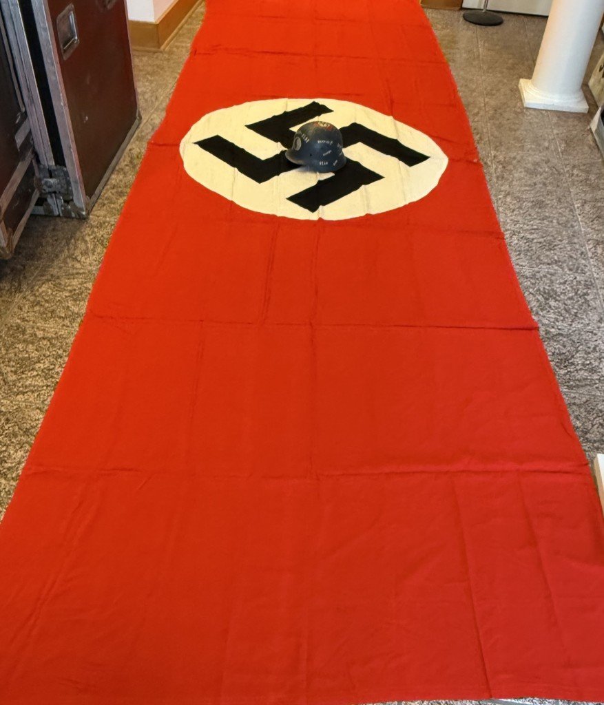 Original OUTSTANDING (ALMOST MINT) LARGE Vehicle I.D. WWII German NSDAP Nazi Flag Brought Home By A U.S. Veteran Certified By The Gettysburg Museum Of History — image 10