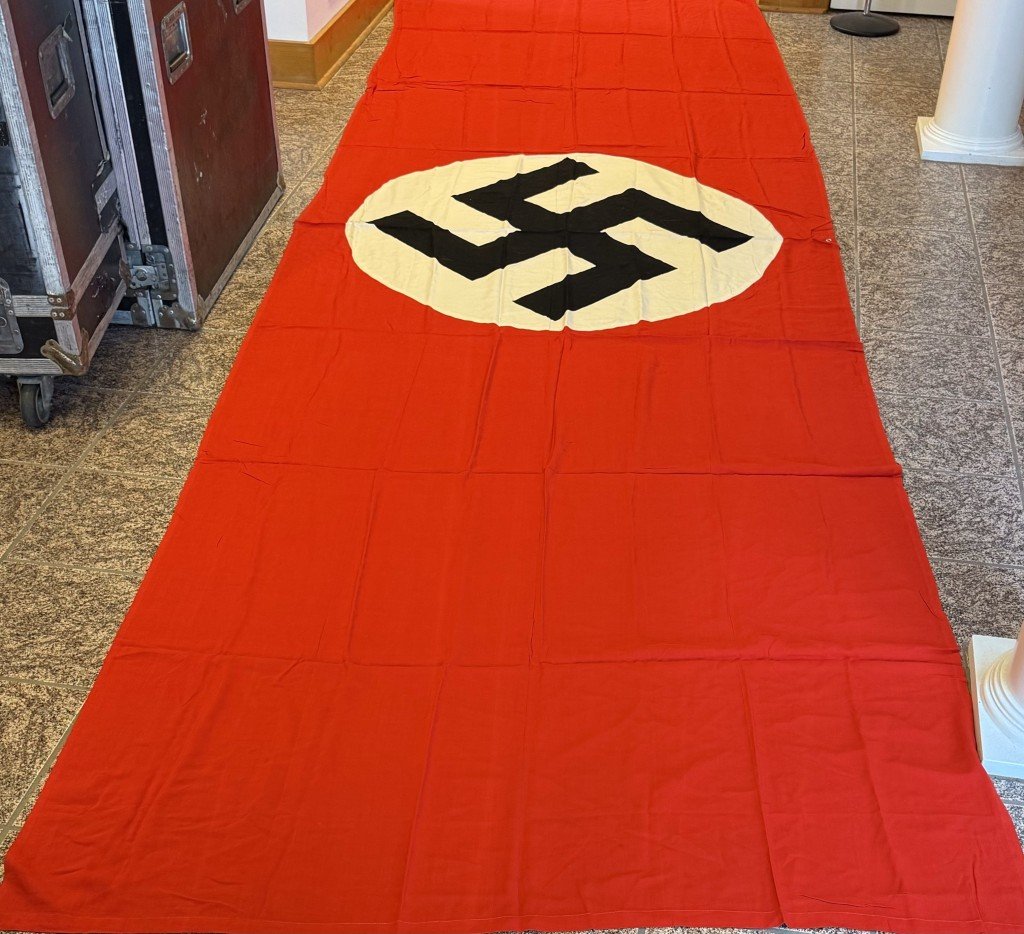 Original OUTSTANDING (ALMOST MINT) LARGE Vehicle I.D. WWII German NSDAP Nazi Flag Brought Home By A U.S. Veteran Certified By The Gettysburg Museum Of History — image 6