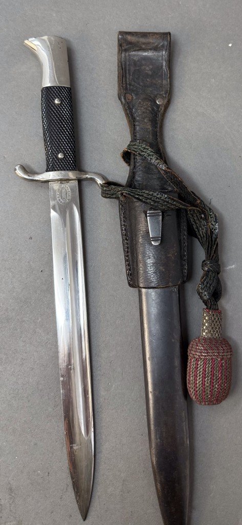 OUTSTANDING Original WWII German K98 NCO PARADE BAYONET. (Seitengewehr 98K) With Leather frog Certified — image 3