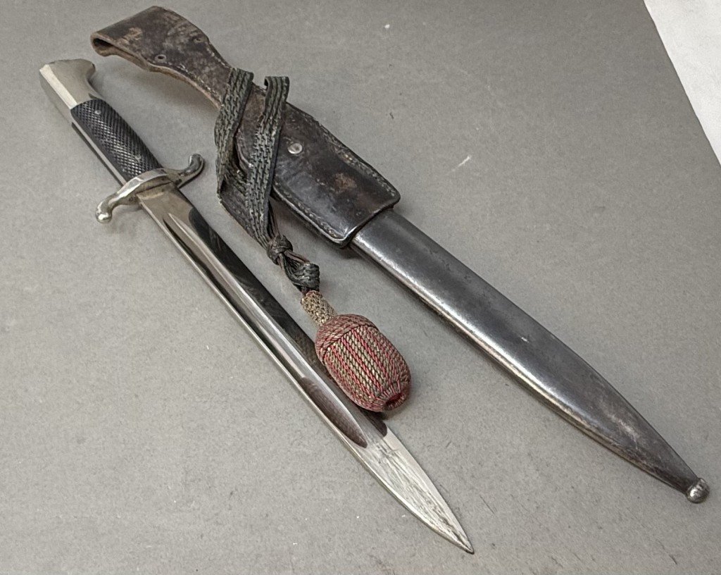 OUTSTANDING Original WWII German K98 NCO PARADE BAYONET. (Seitengewehr 98K) With Leather frog Certified — image 5