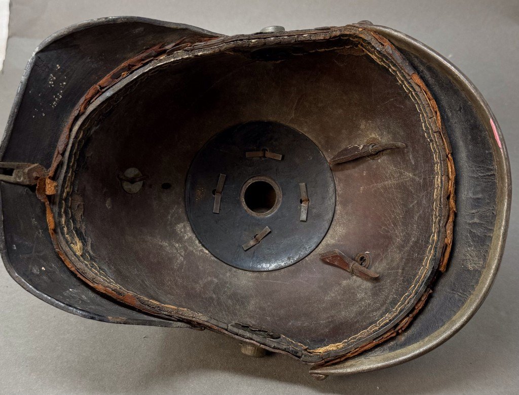 Original WWI German PRUSSIAN EM/NCO'S M1915 PICKELHAUBE. Spiked Helmet Certified — image 6